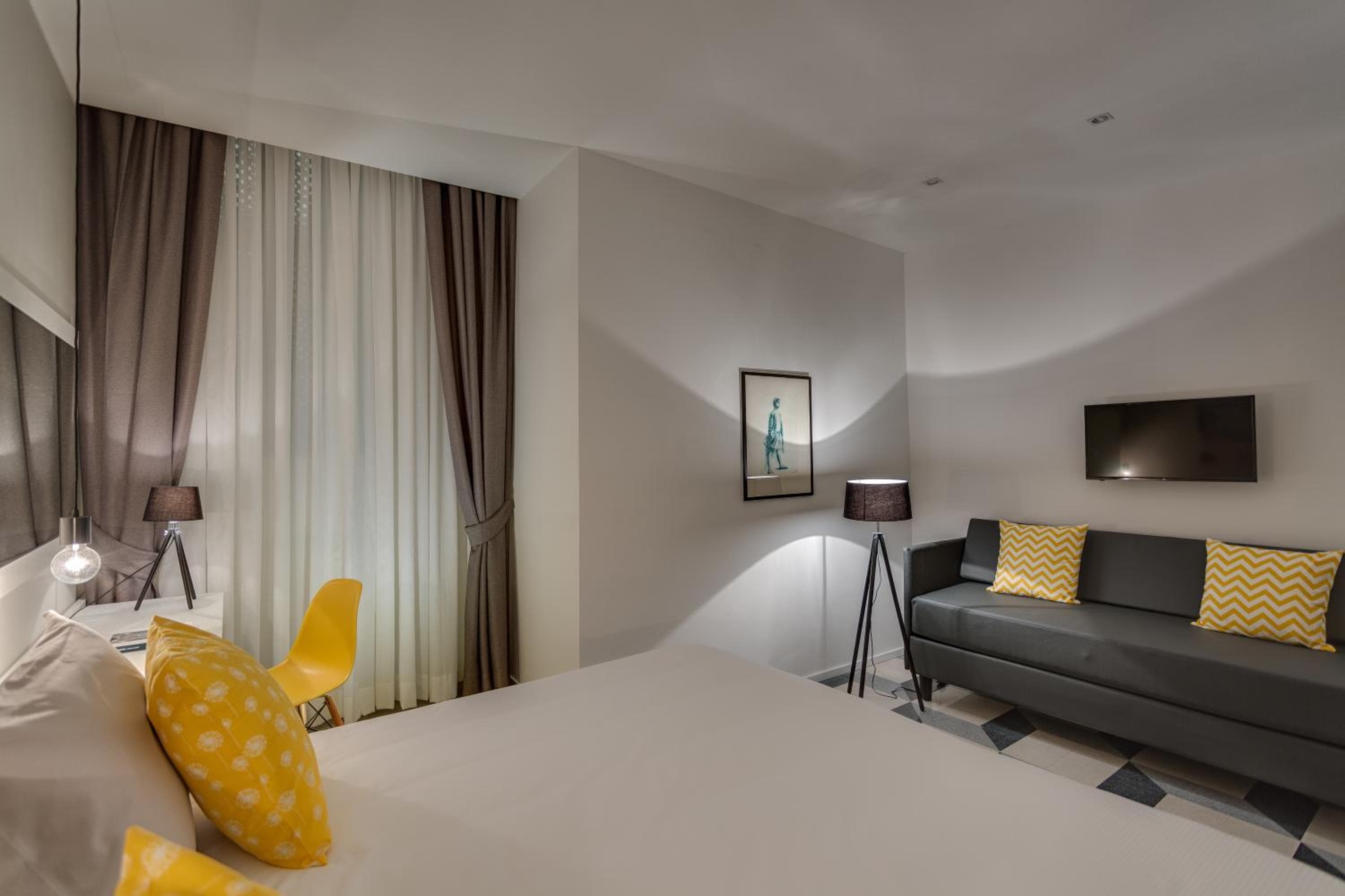 Navona Theatre Hotel — 21