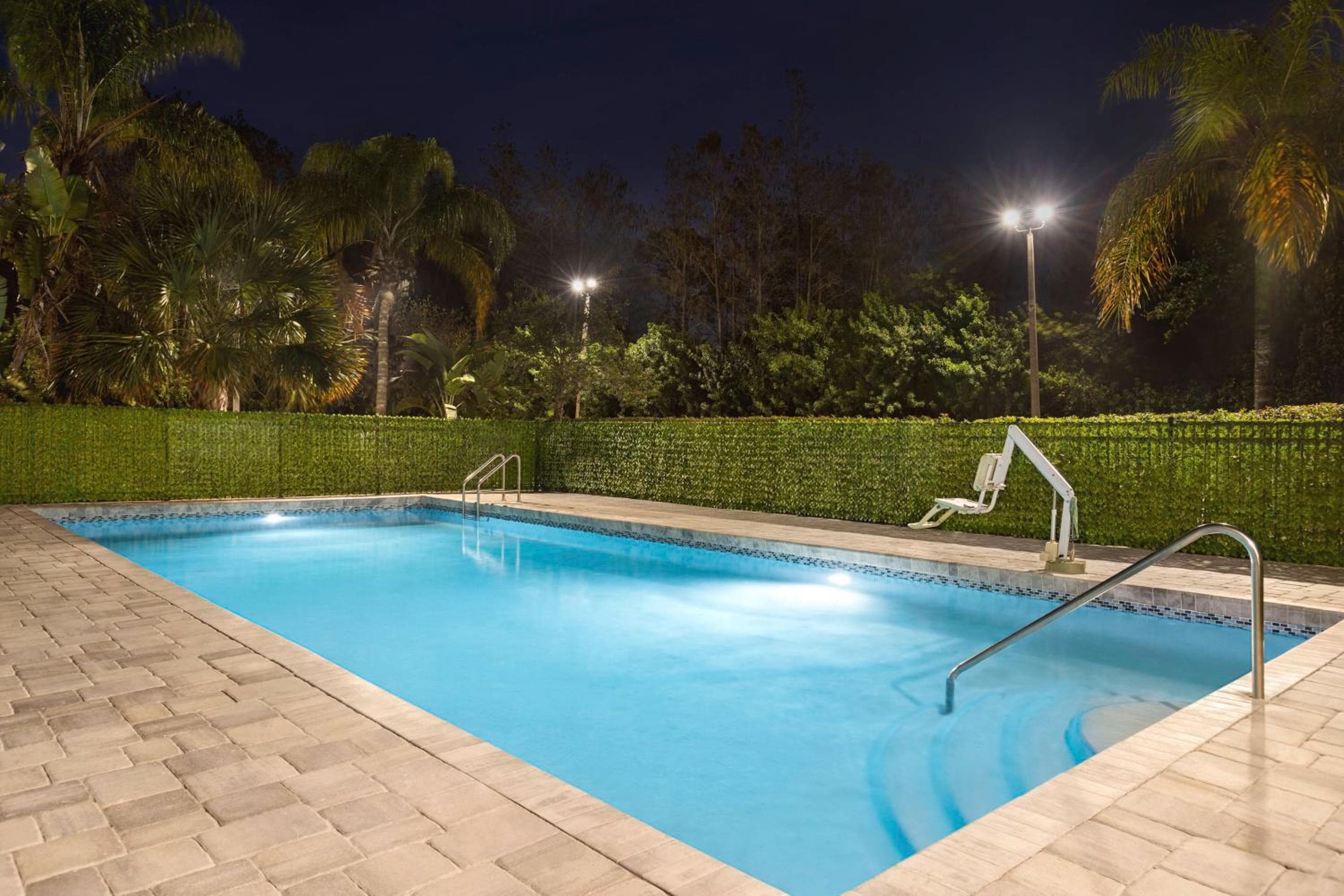 Spark by Hilton Orlando Universal Blvd — 16