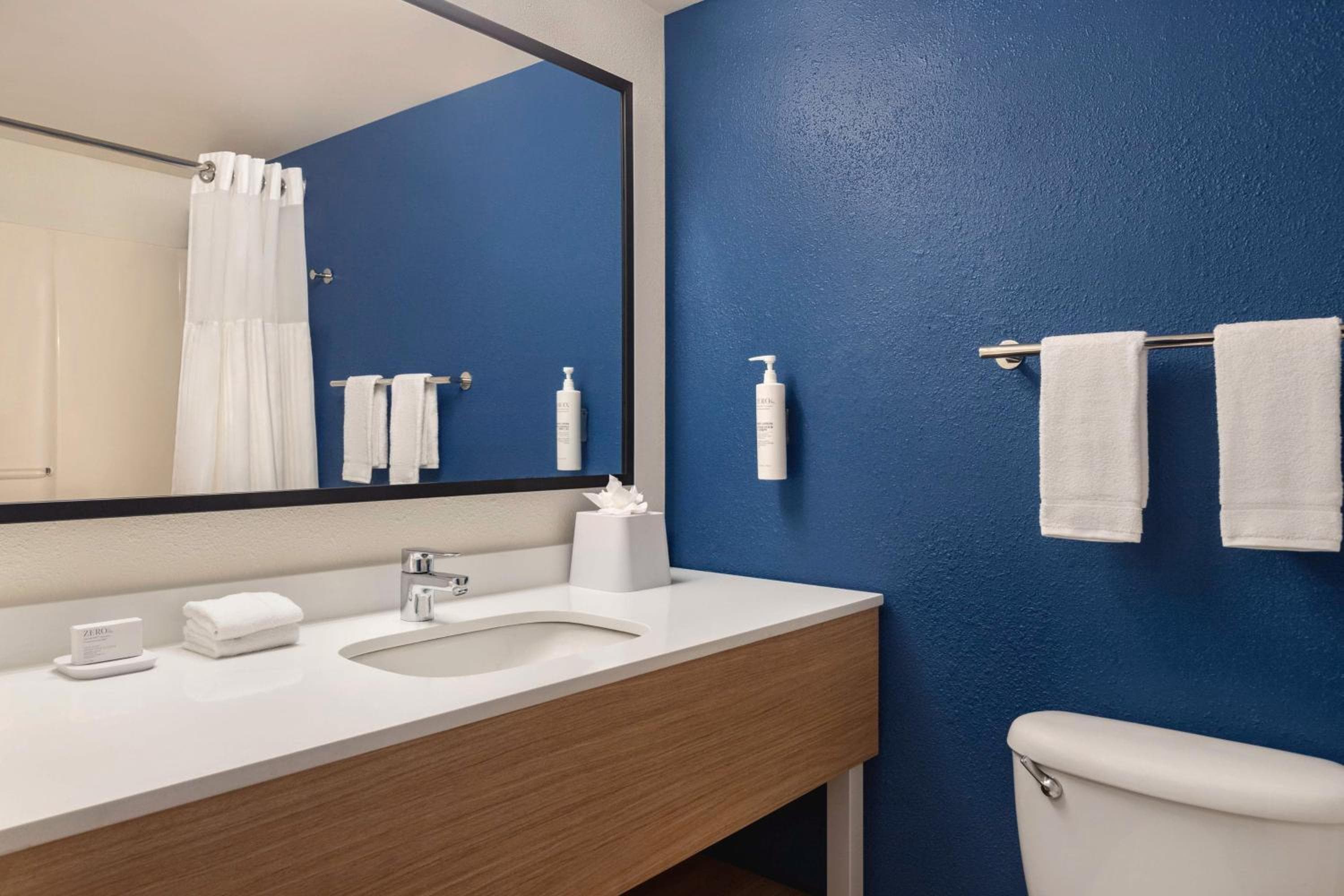 Spark by Hilton Orlando Universal Blvd — 6