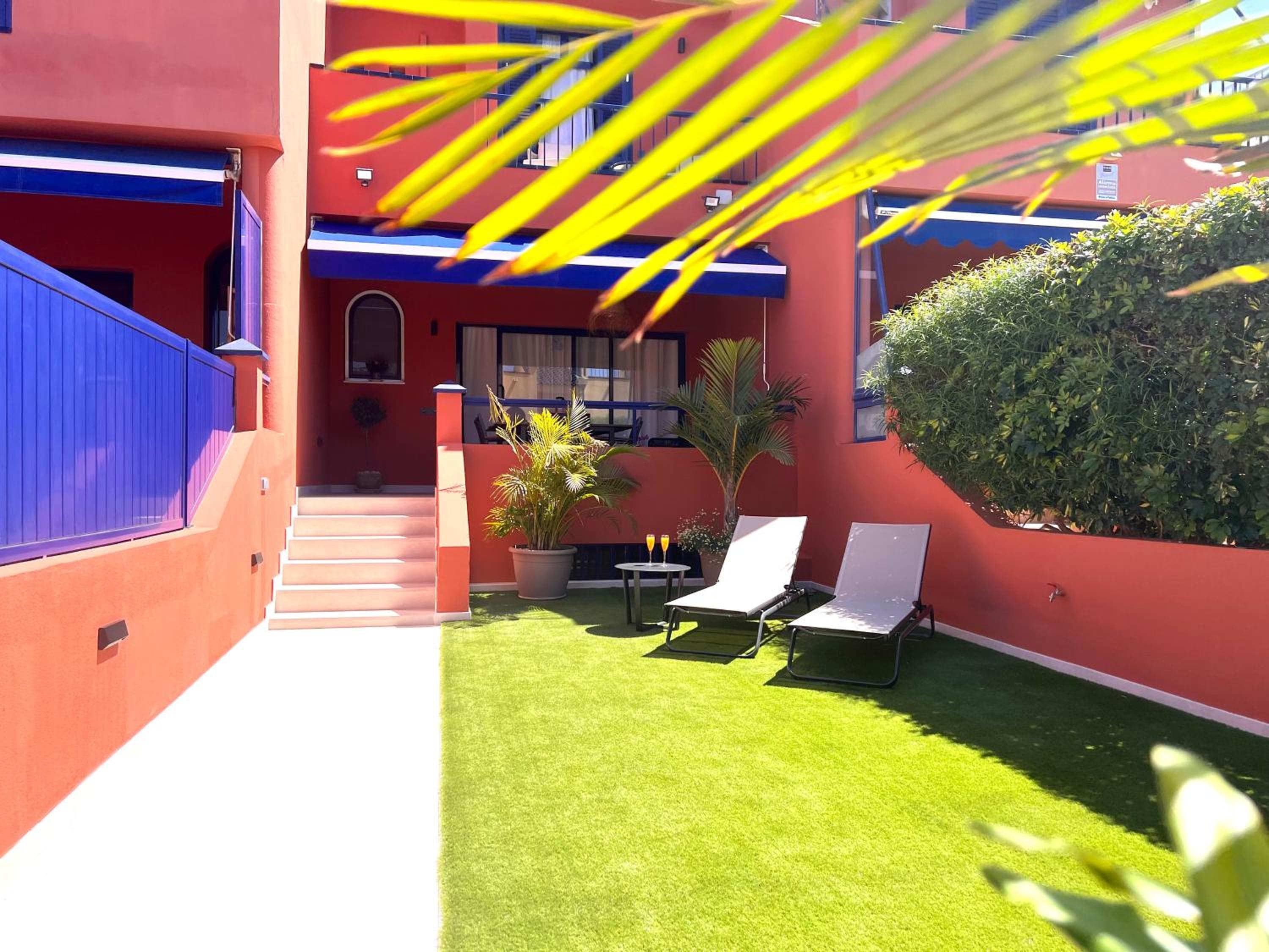 Holiday home in meloneras with sea views, golf and private jacuzzi — 1