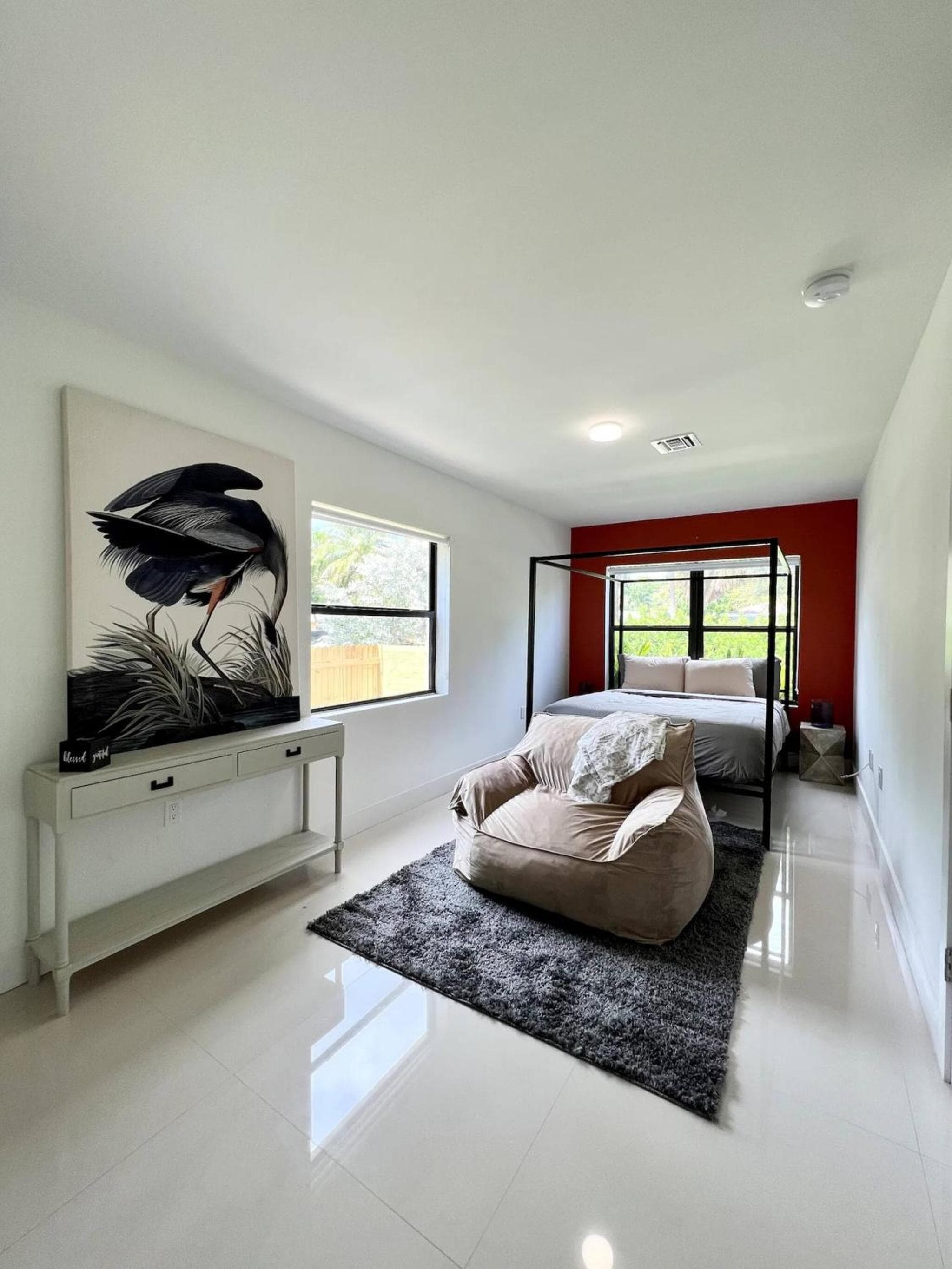 Super stylish 4 BR Home Steps from the Fun — 12