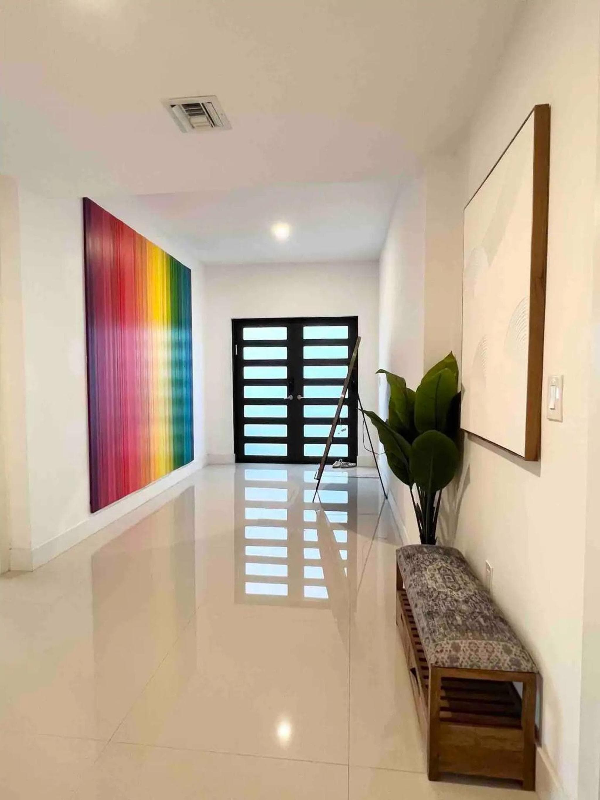 Super stylish 4 BR Home Steps from the Fun — 18