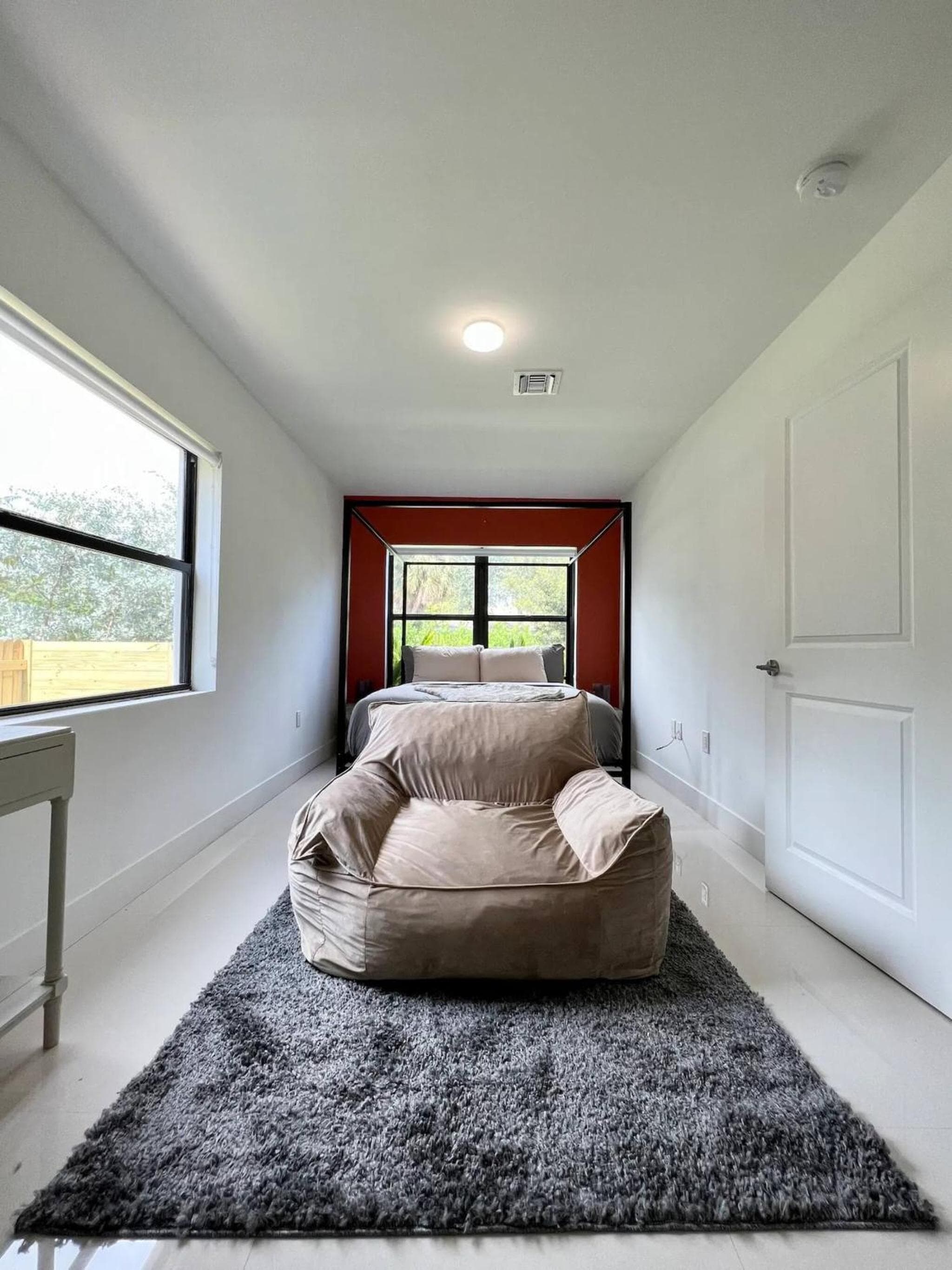 Super stylish 4 BR Home Steps from the Fun — 22