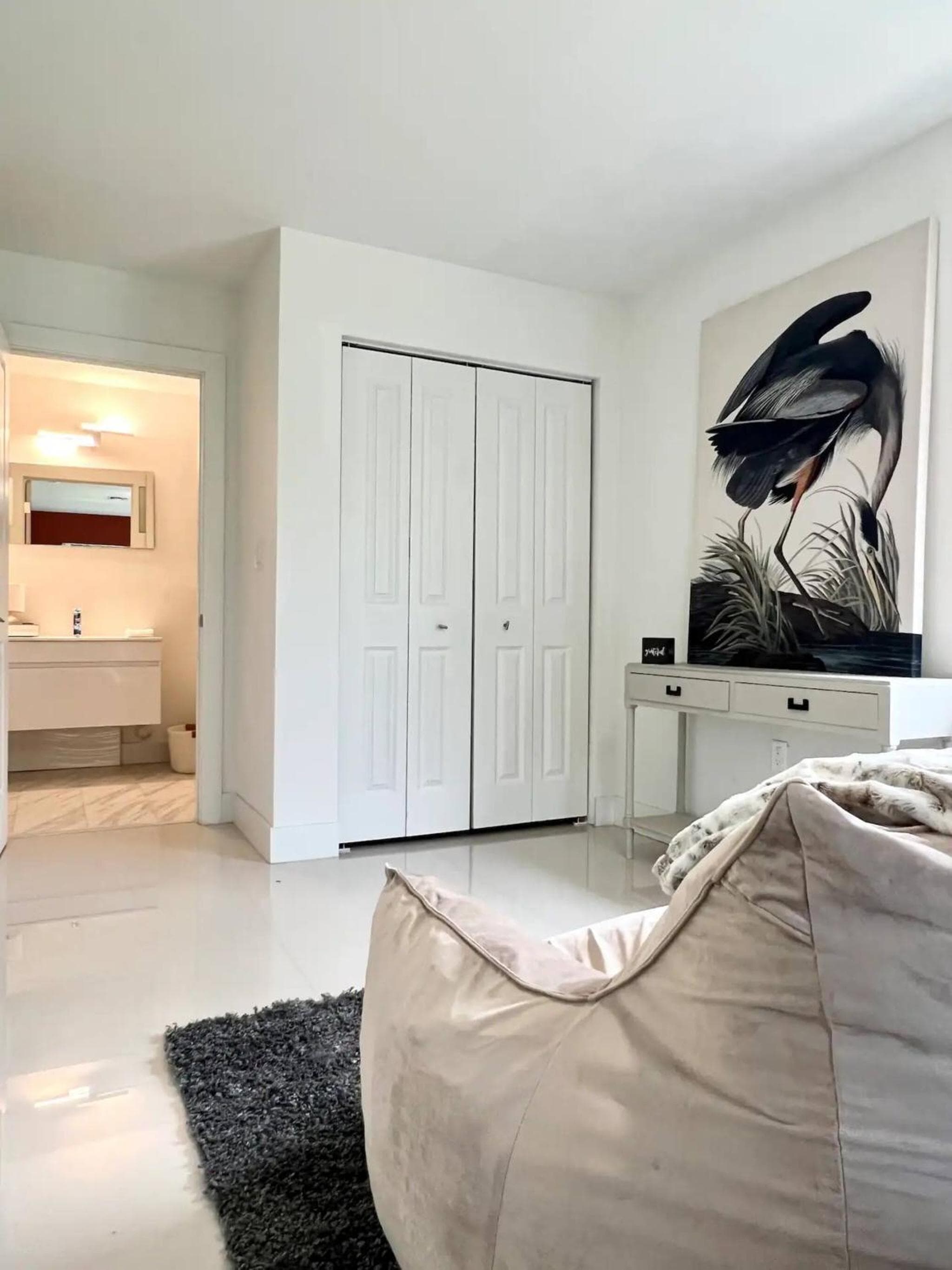 Super stylish 4 BR Home Steps from the Fun — 30