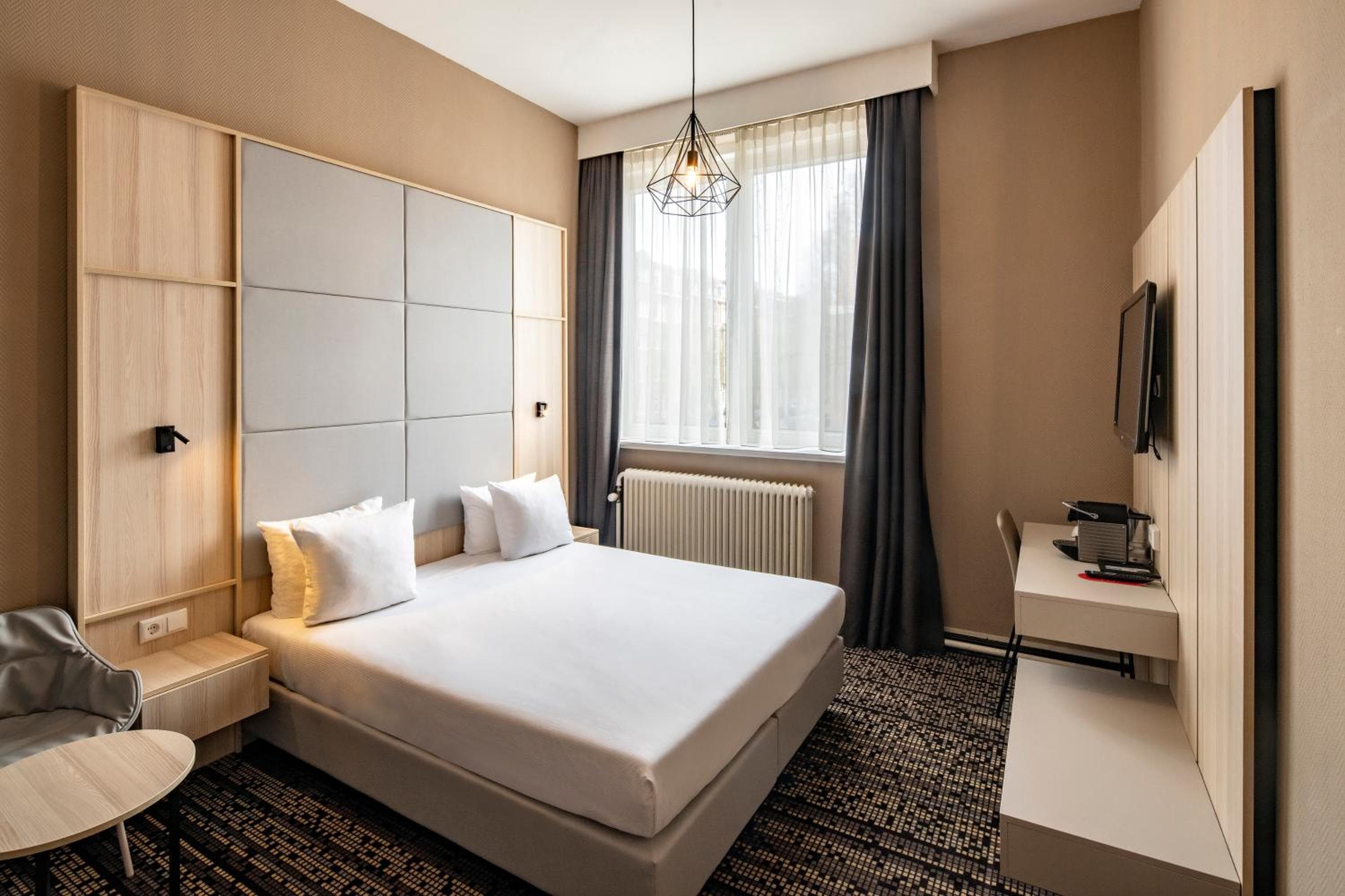The Alfred Hotel — 9