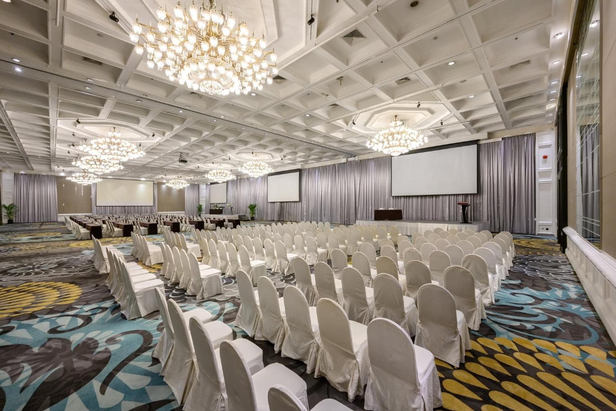 Centara Grand at Central Plaza Ladprao Bangkok — 10