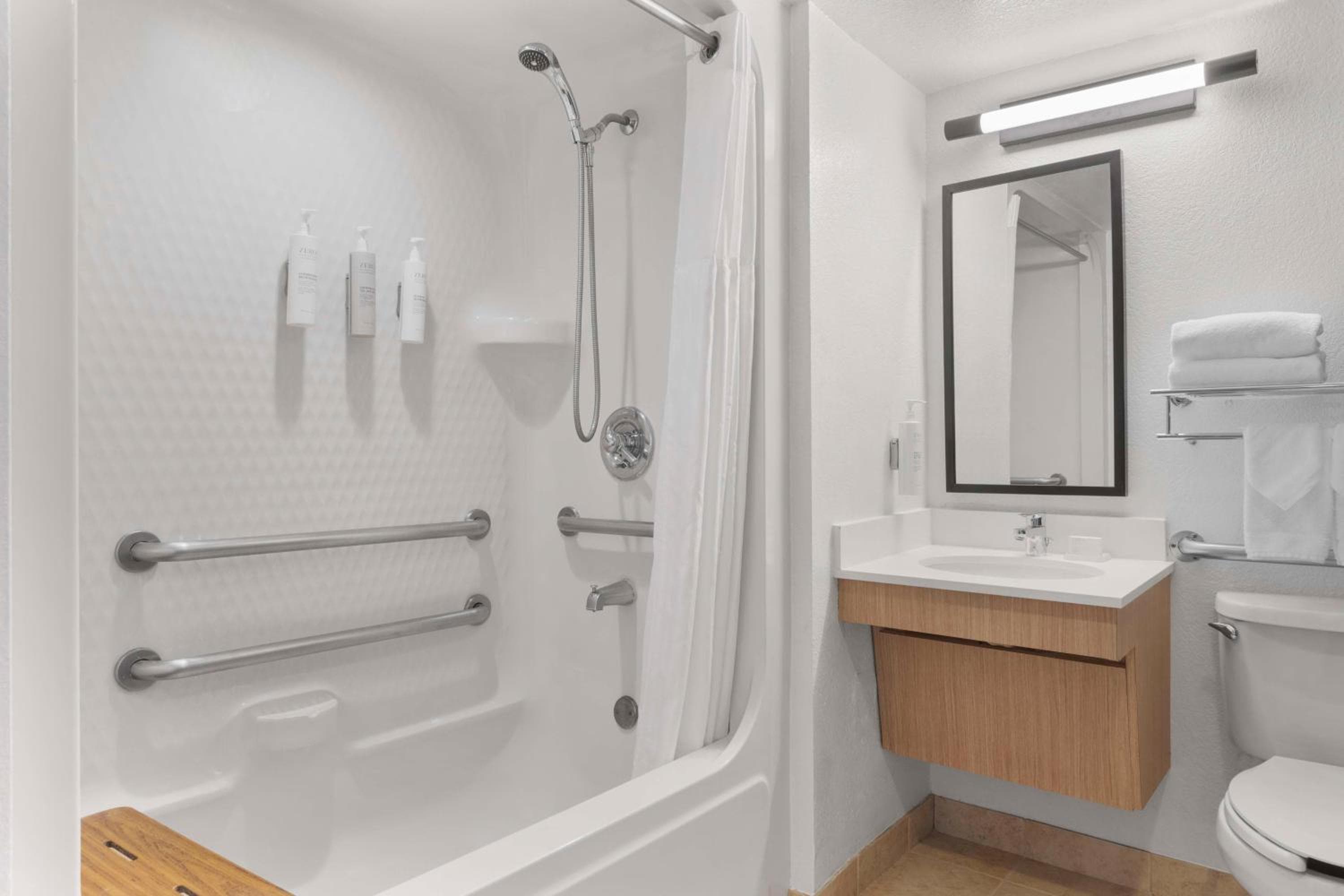 Spark by Hilton Orlando cerca de SeaWorld — 20