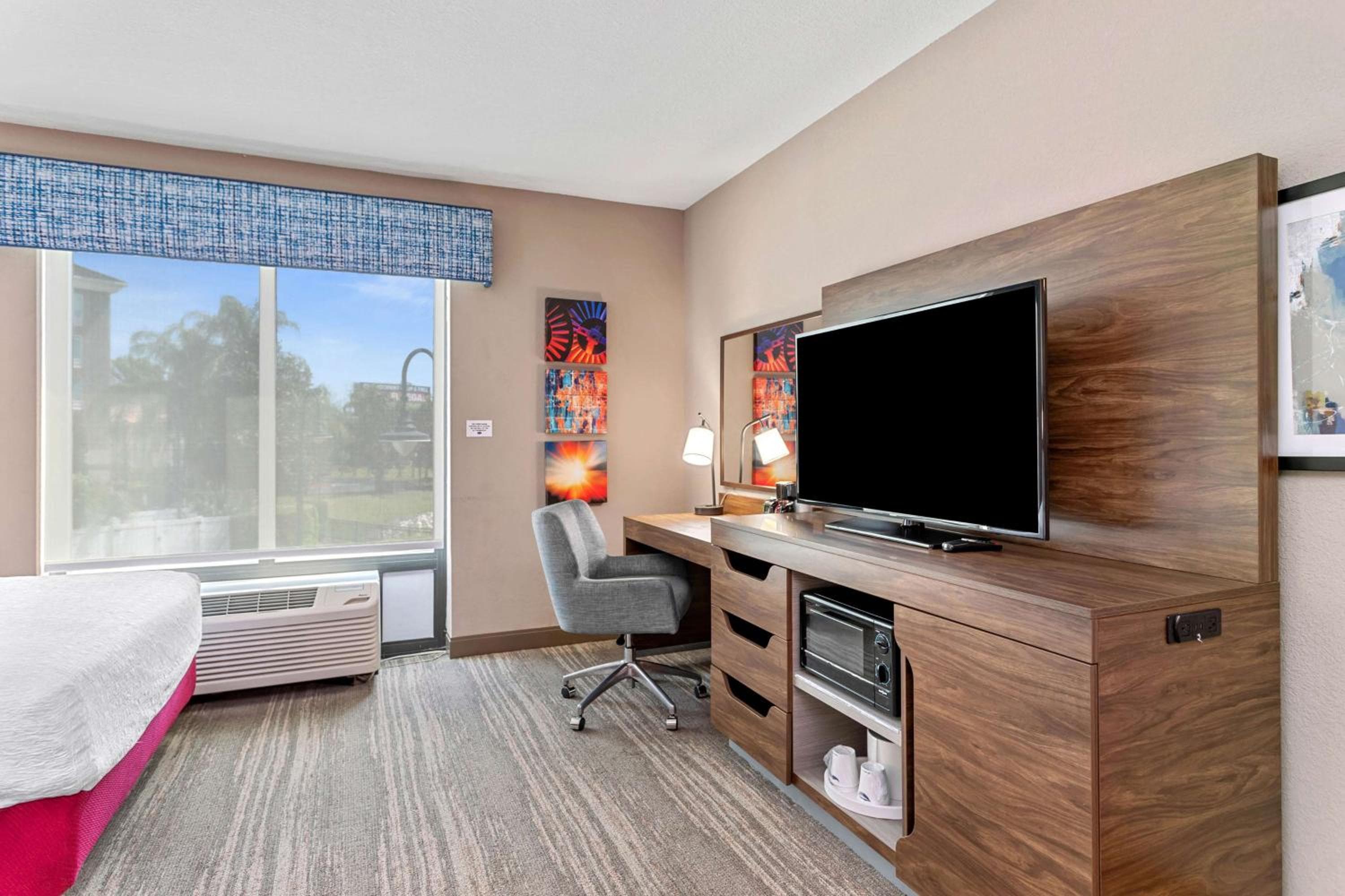 Hampton Inn & Suites Orlando-Apopka — 9