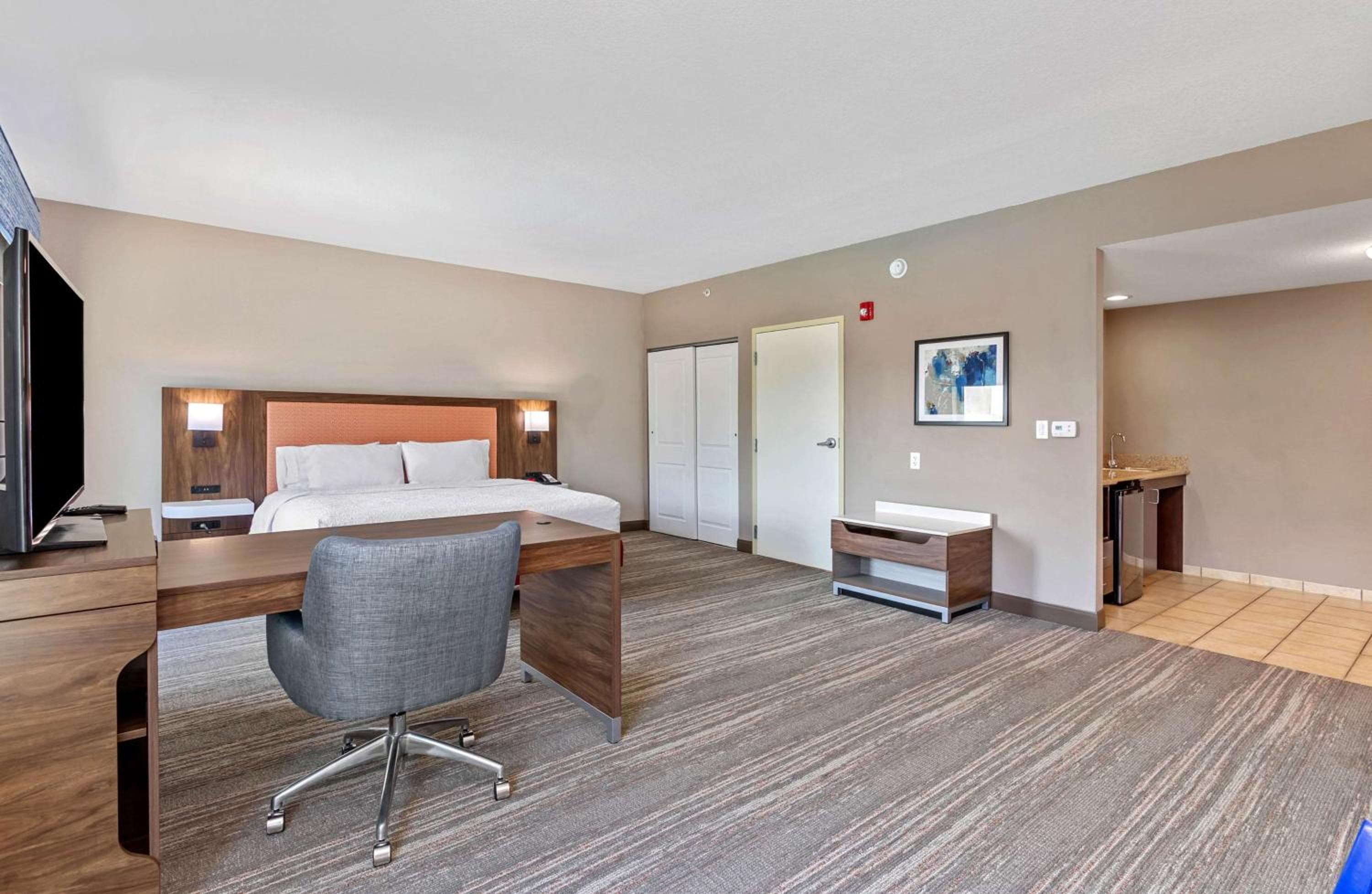 Hampton Inn & Suites Orlando-Apopka — 12