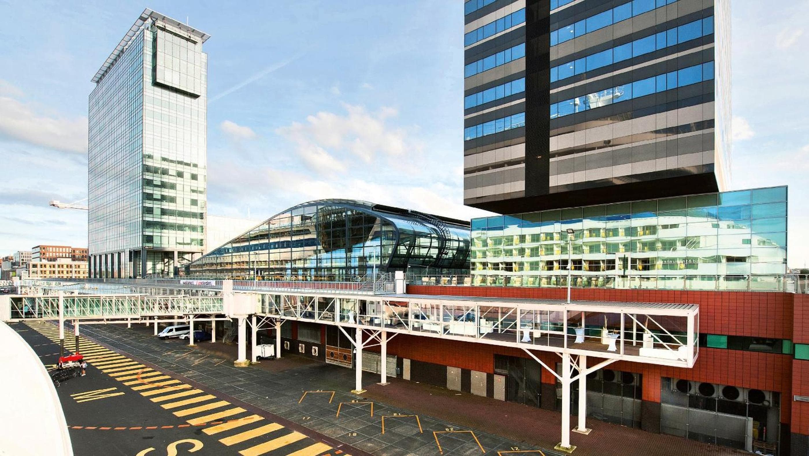 Mövenpick Hotel Amsterdam City Centre — 21
