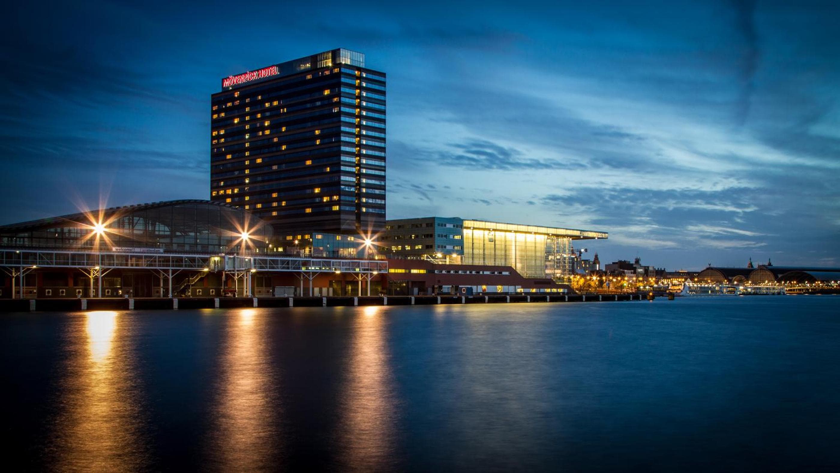 Mövenpick Hotel Amsterdam City Centre — 30