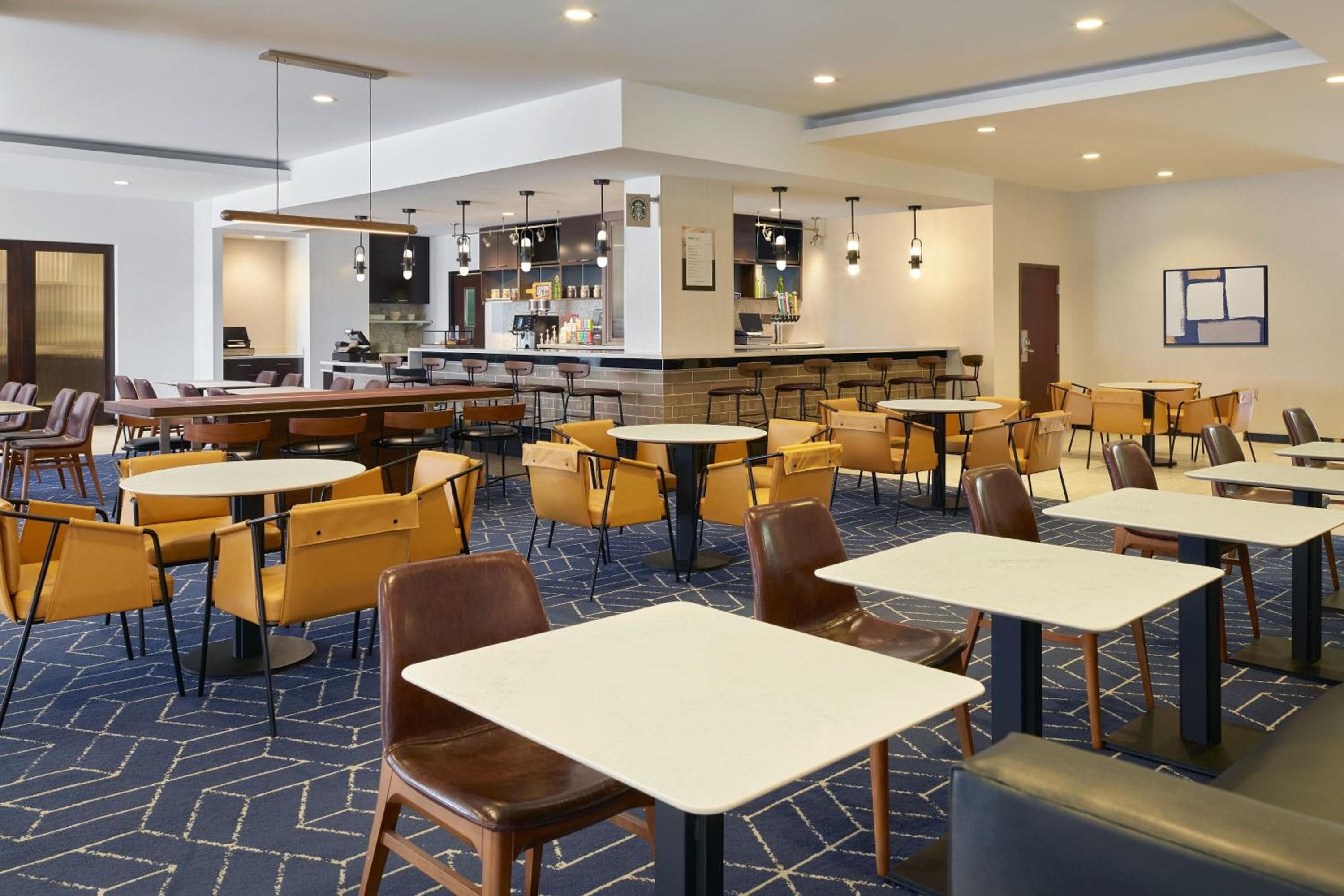 Cortile del Marriott Los Angeles Westside — 30