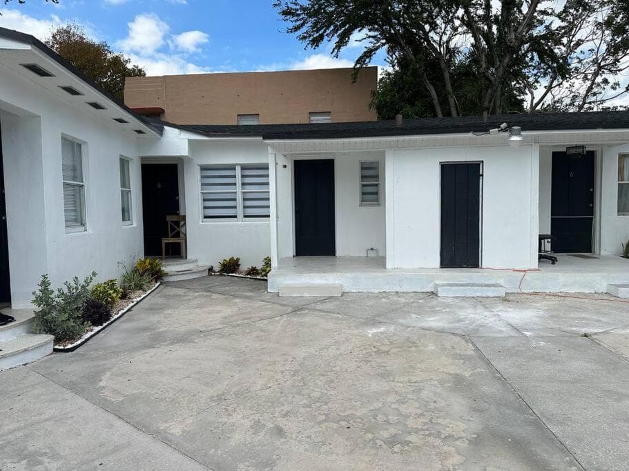 VillaClara Studio-Little Havana — 1
