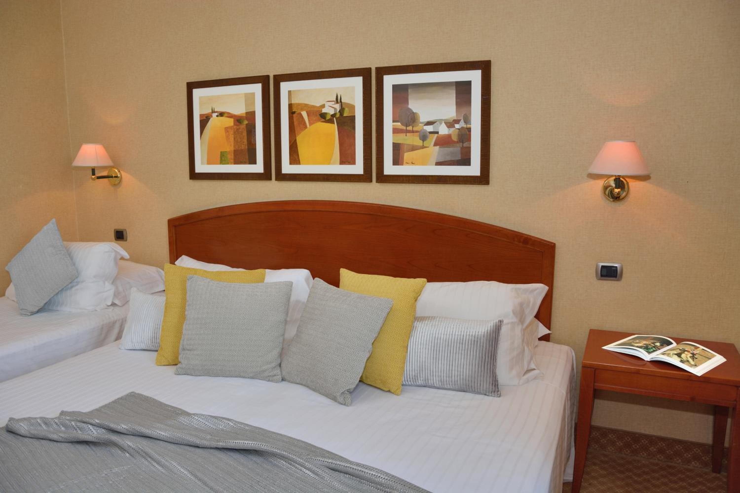 LH Hotel Lloyd Roma — 28
