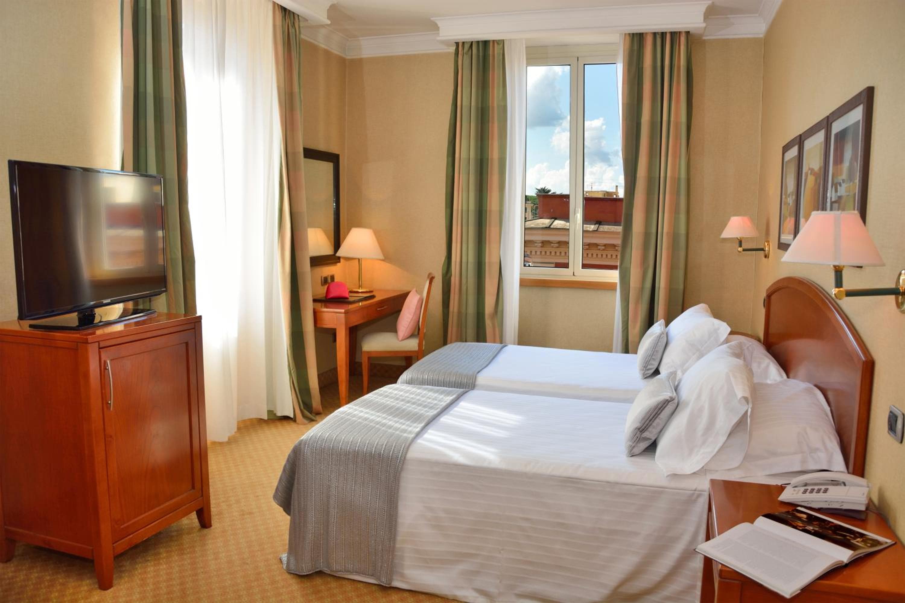 LH Hotel Lloyd Roma — 4