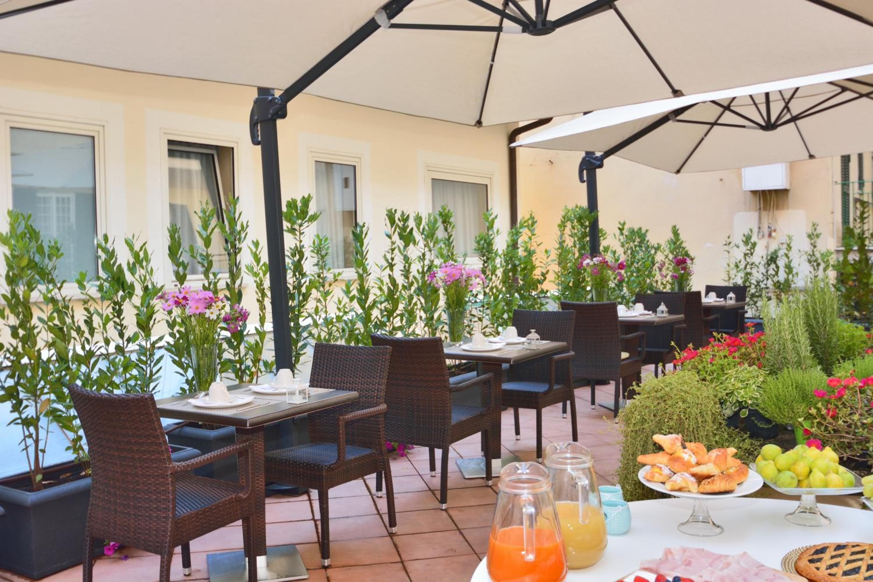 LH Hotel Lloyd Roma — 17