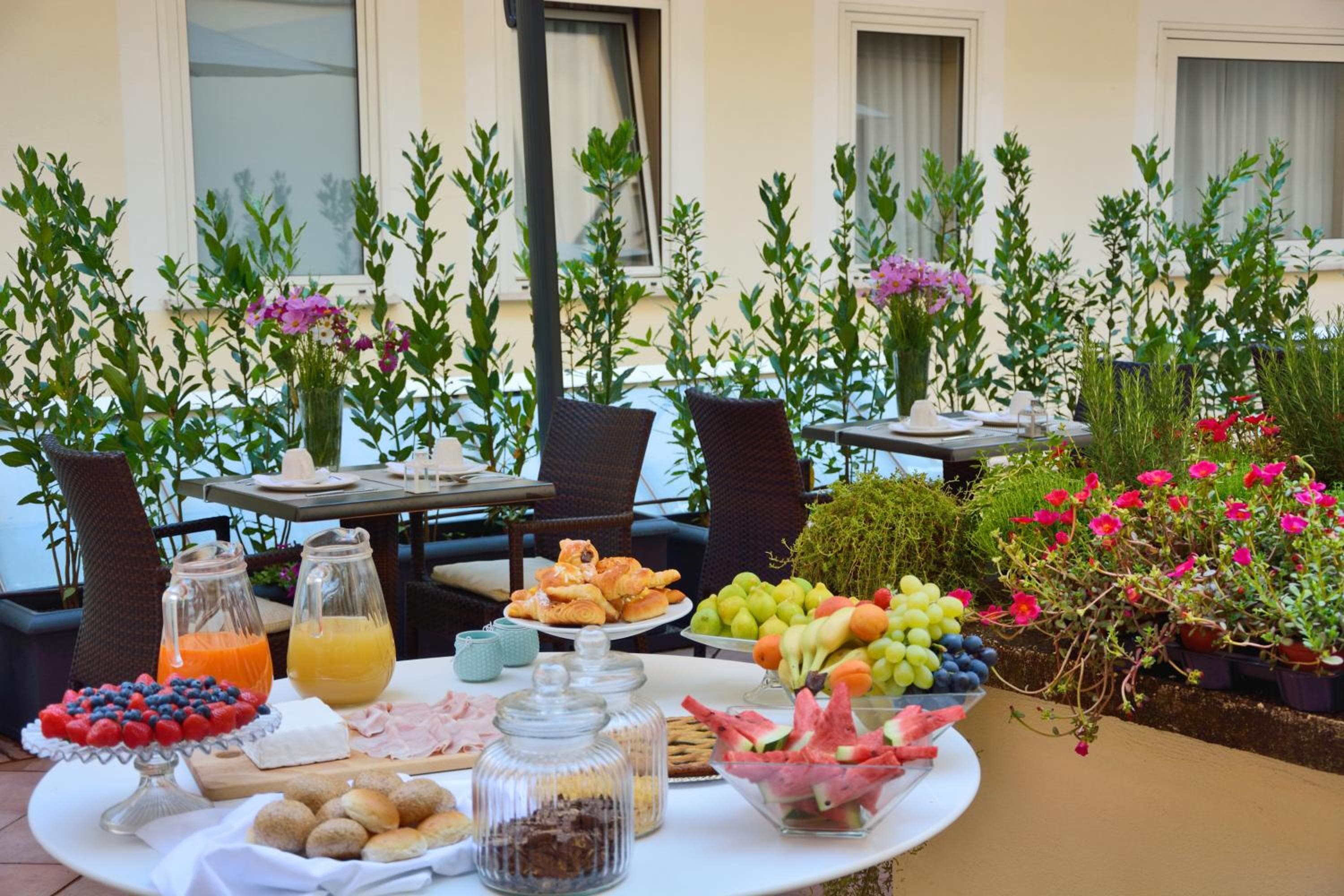 LH Hotel Lloyd Roma — 22