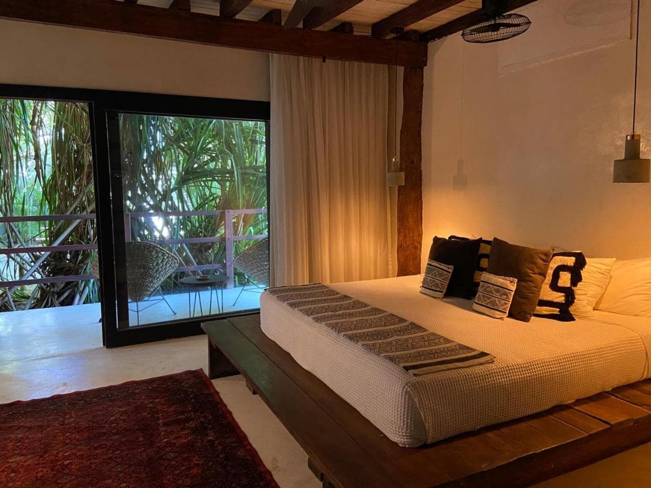 Amor Rooms — 10