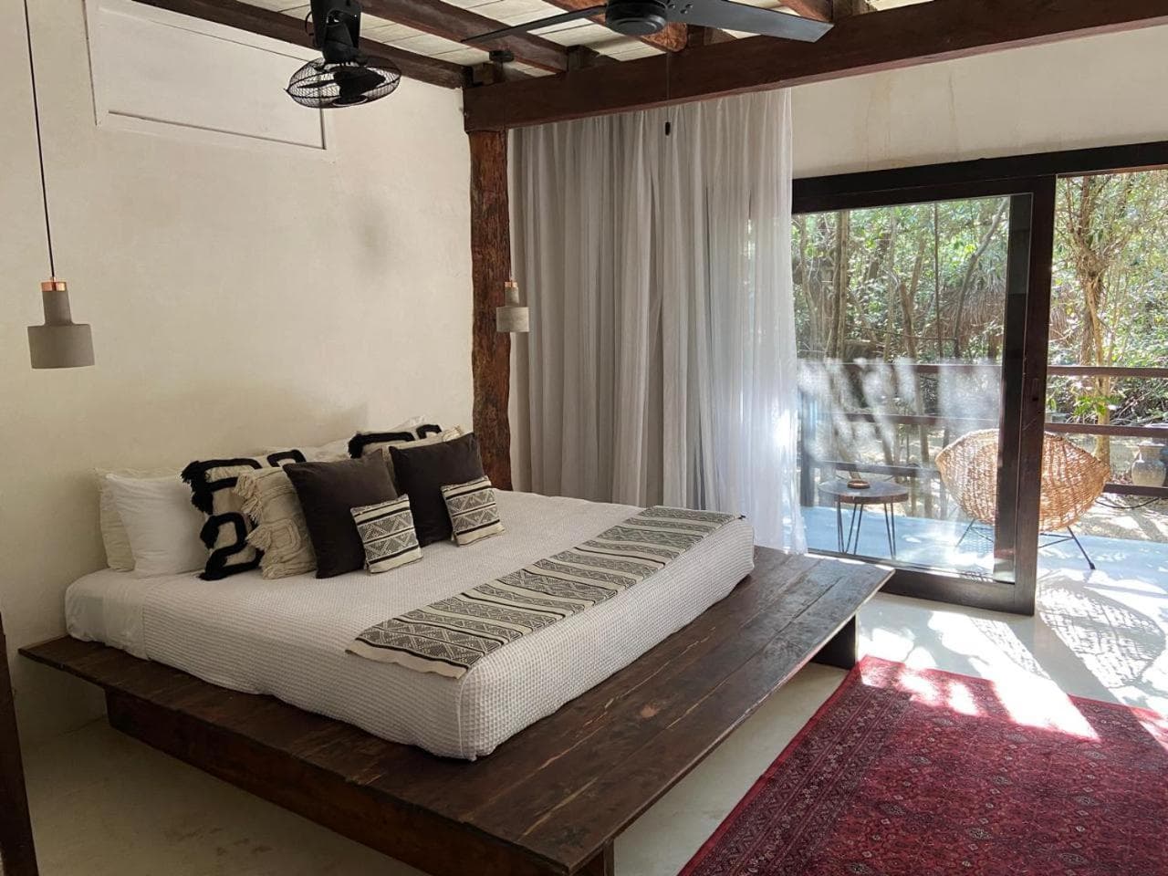 Amor Rooms — 27