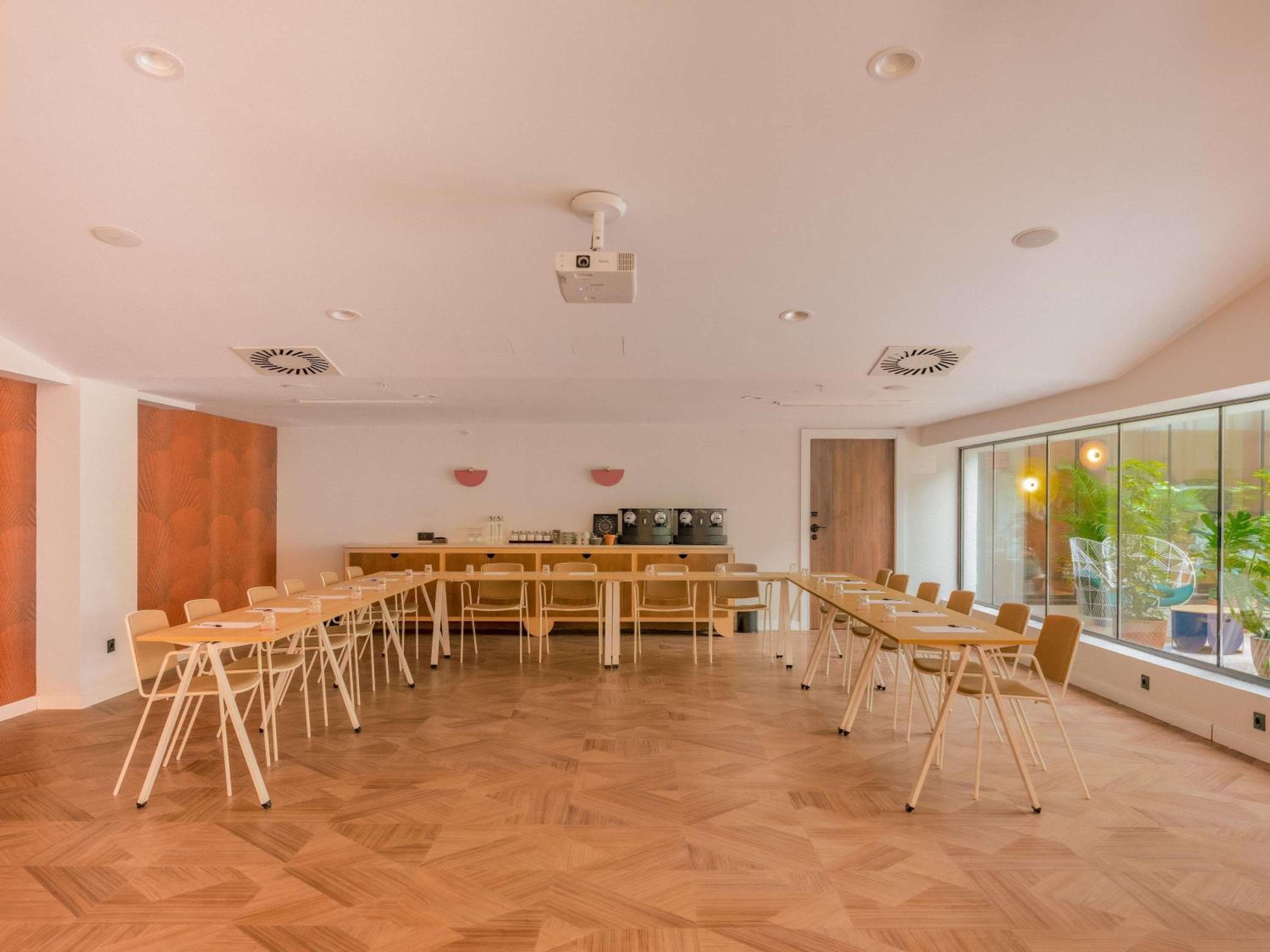 Ibis Styles Siviglia Città Santa Justa — 13