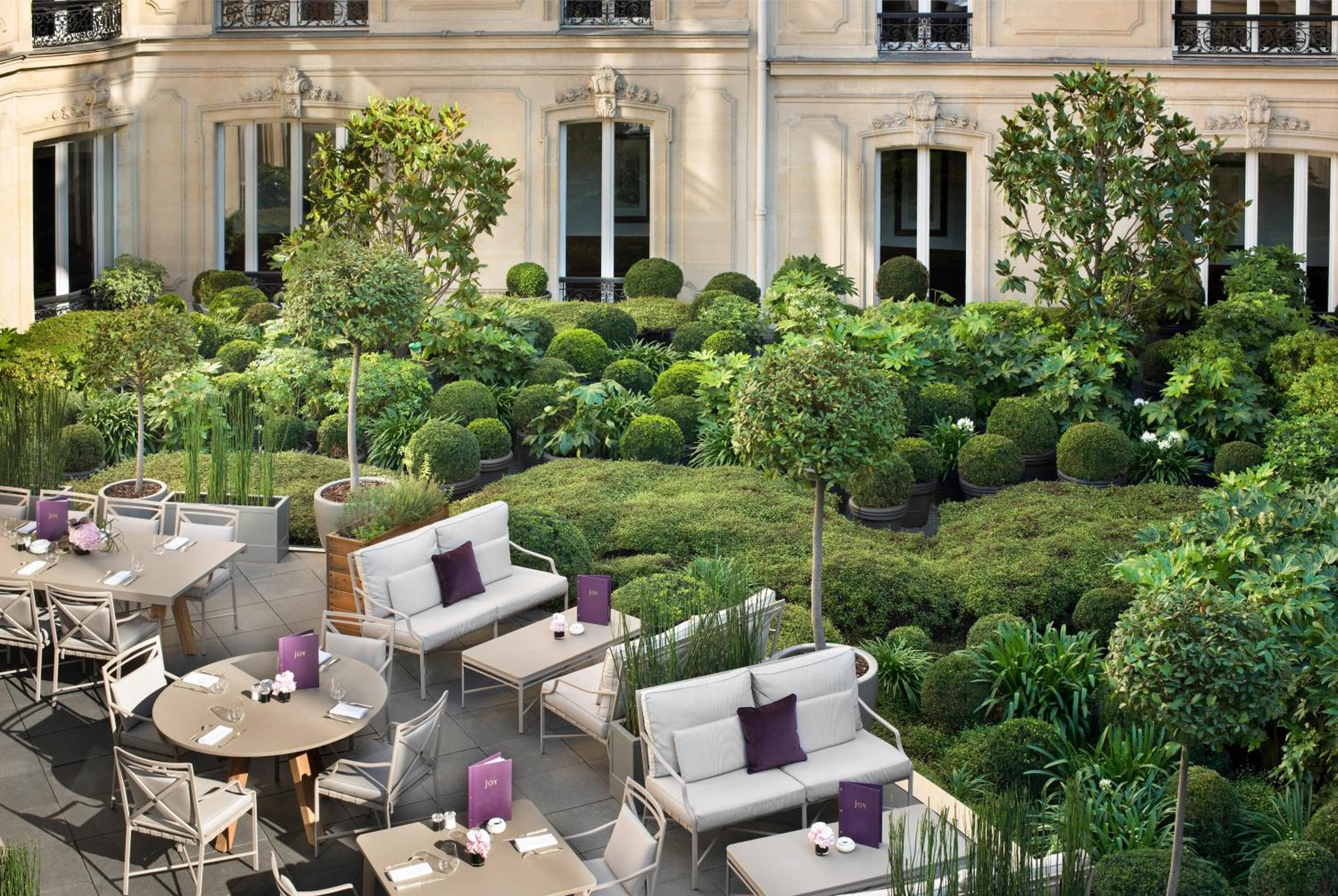 Hotel Barrière Fouquet's París — 11
