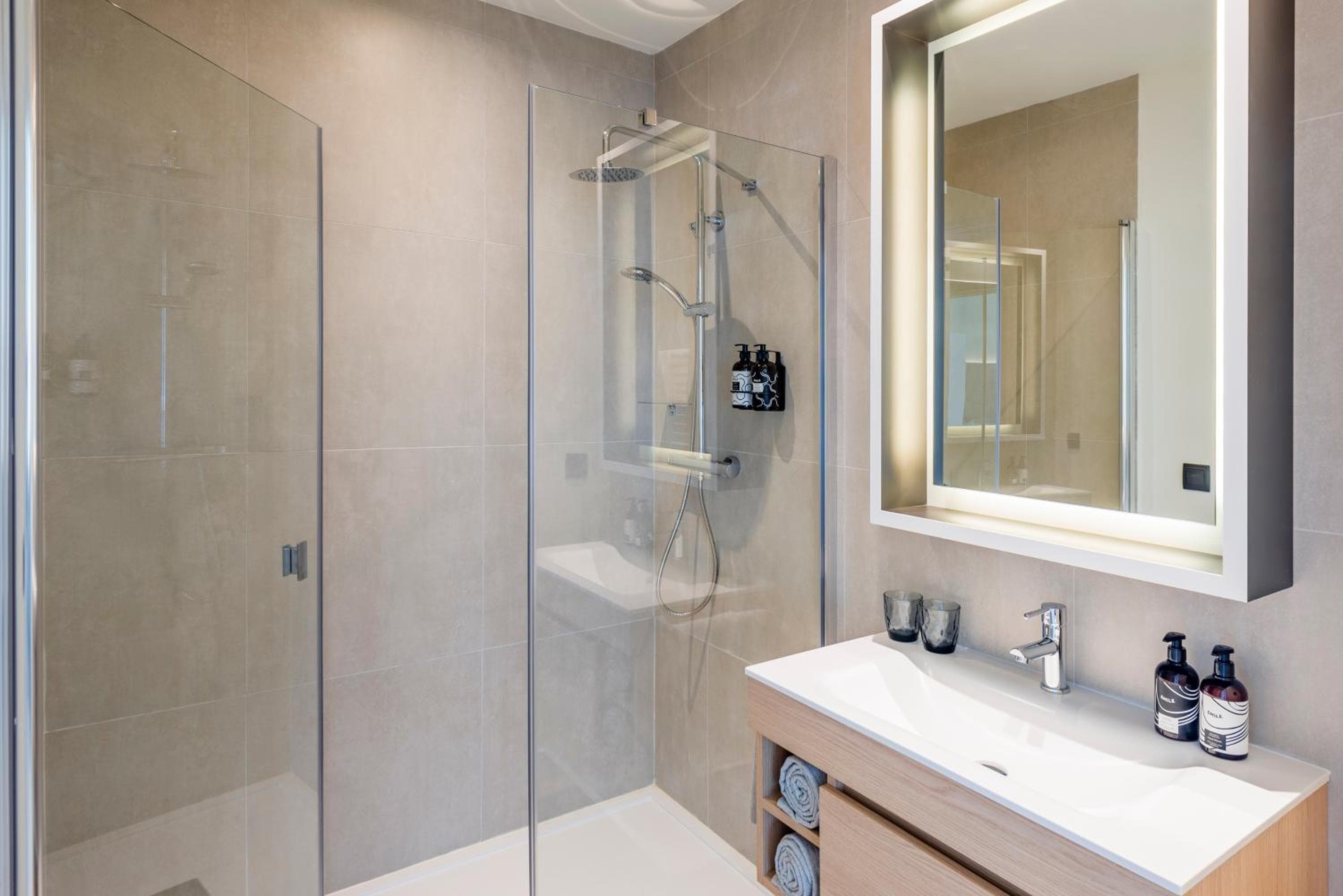 INNSiDE by Meliá Madrid Valdebebas — 2