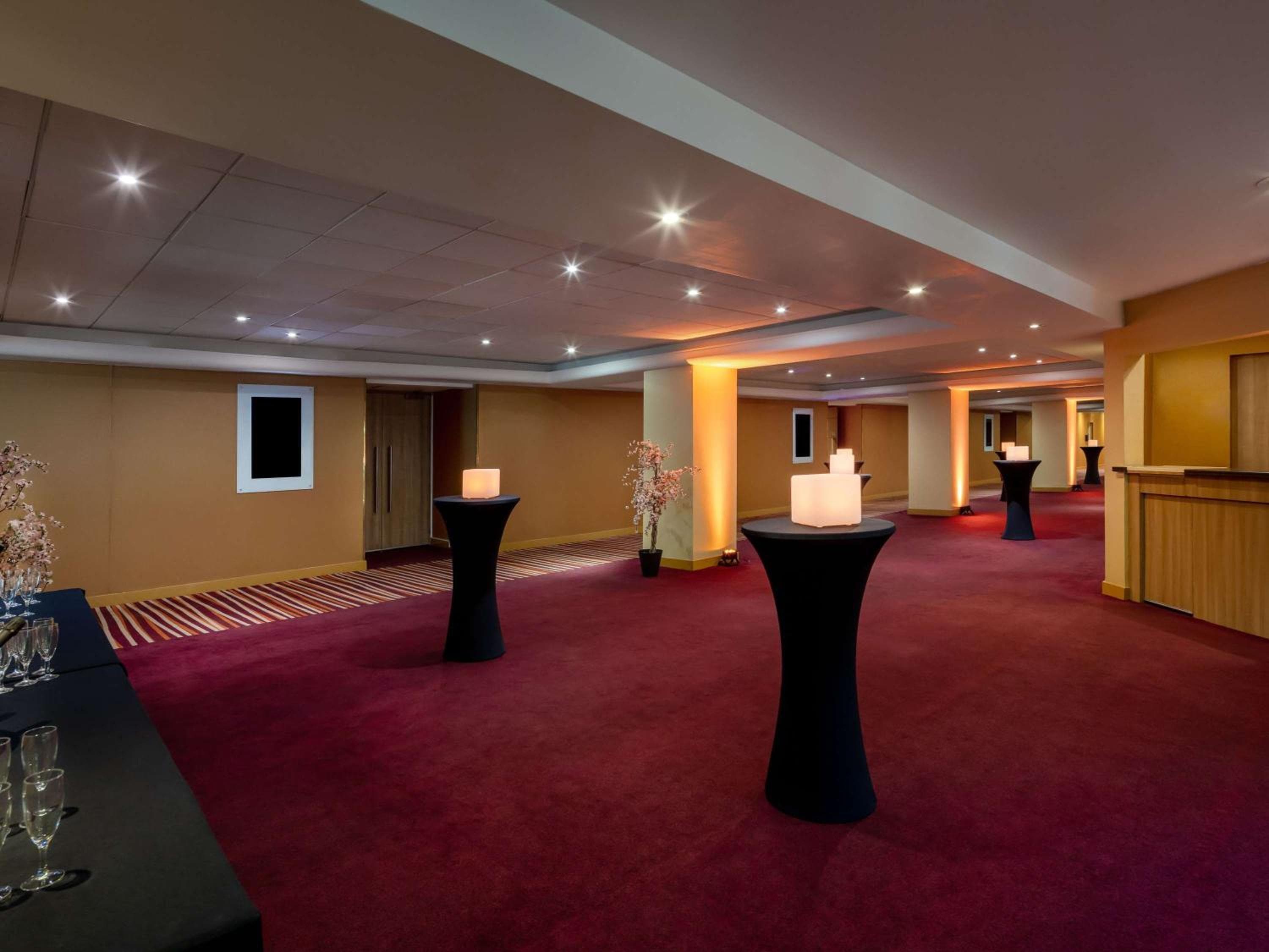 Mercure London Earls Court — 12