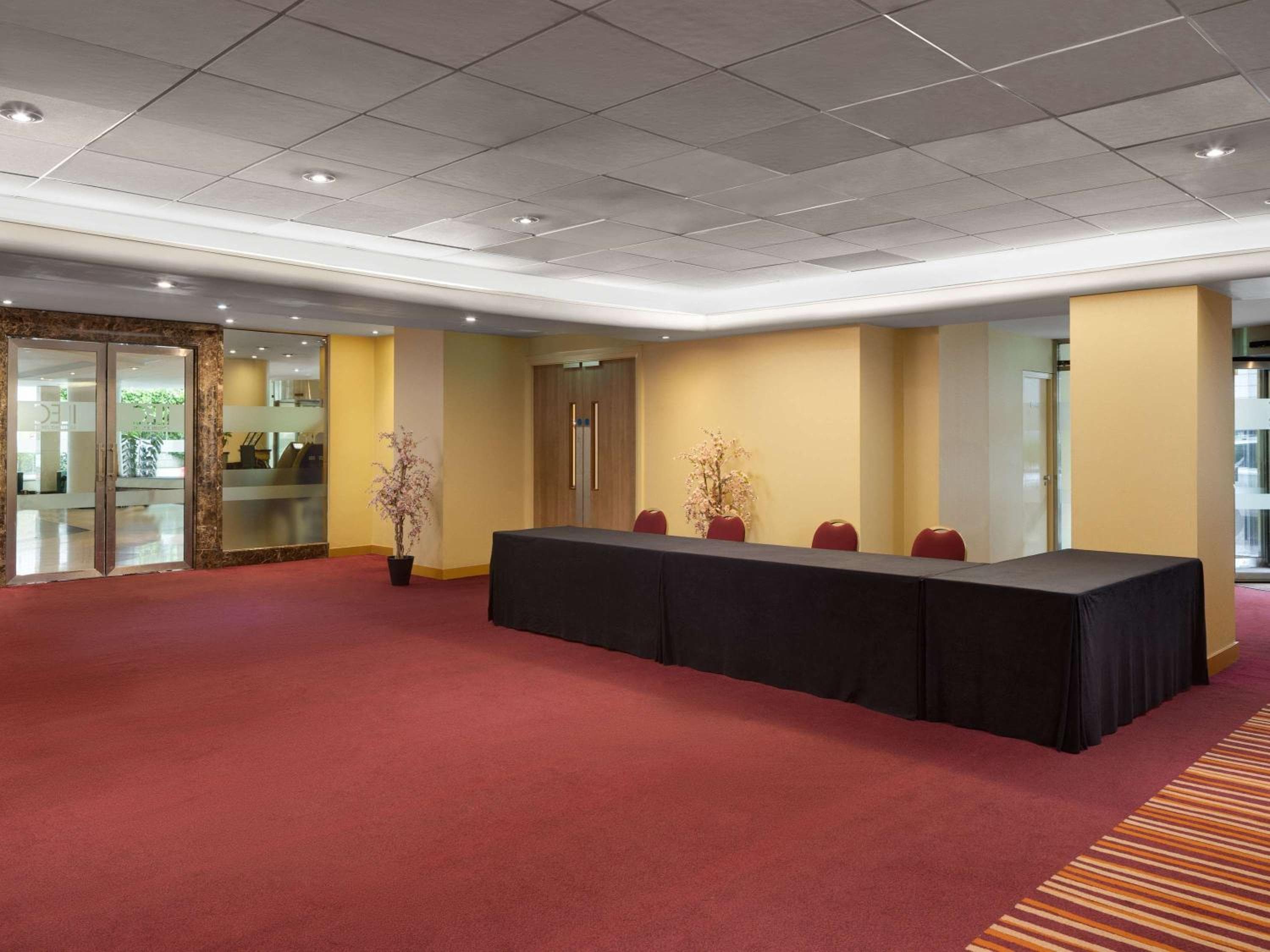 Mercure London Earls Court — 18