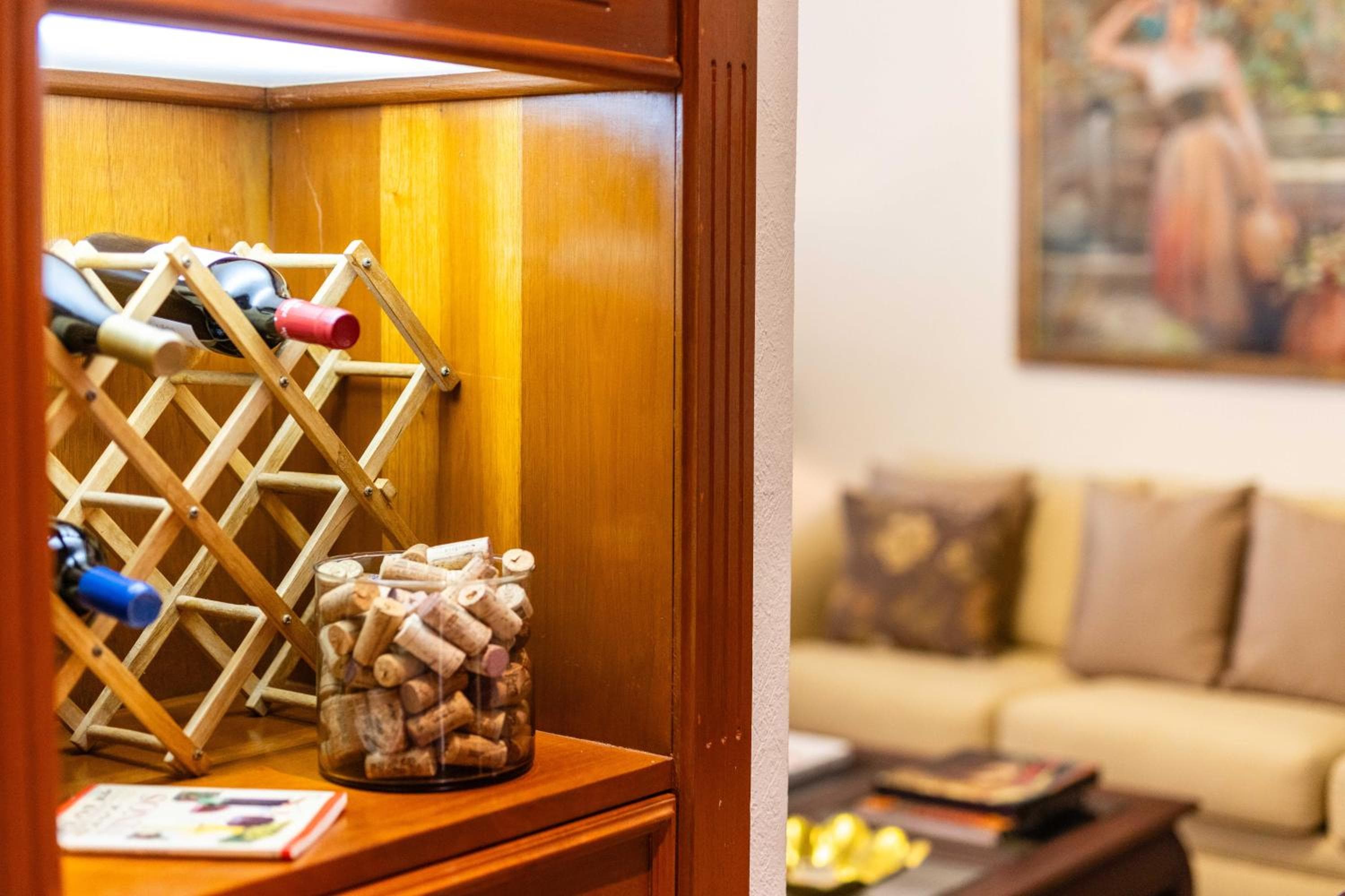 Magnifica Villa Palmeras luxurious 4 Br 6 Bds 4 Ba private pool lagoon front super fast Wifi — 14
