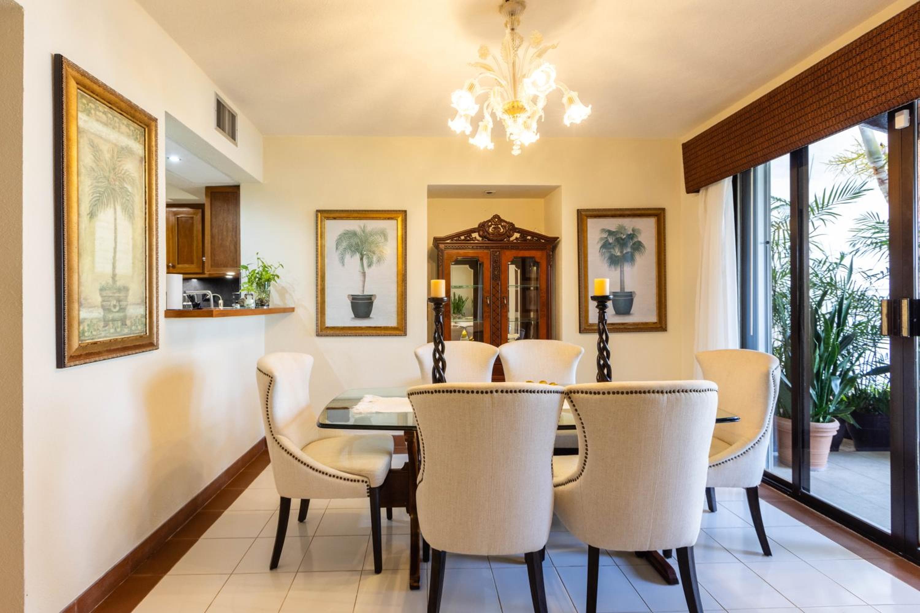 Magnifica Villa Palmeras luxurious 4 Br 6 Bds 4 Ba private pool lagoon front super fast Wifi — 17
