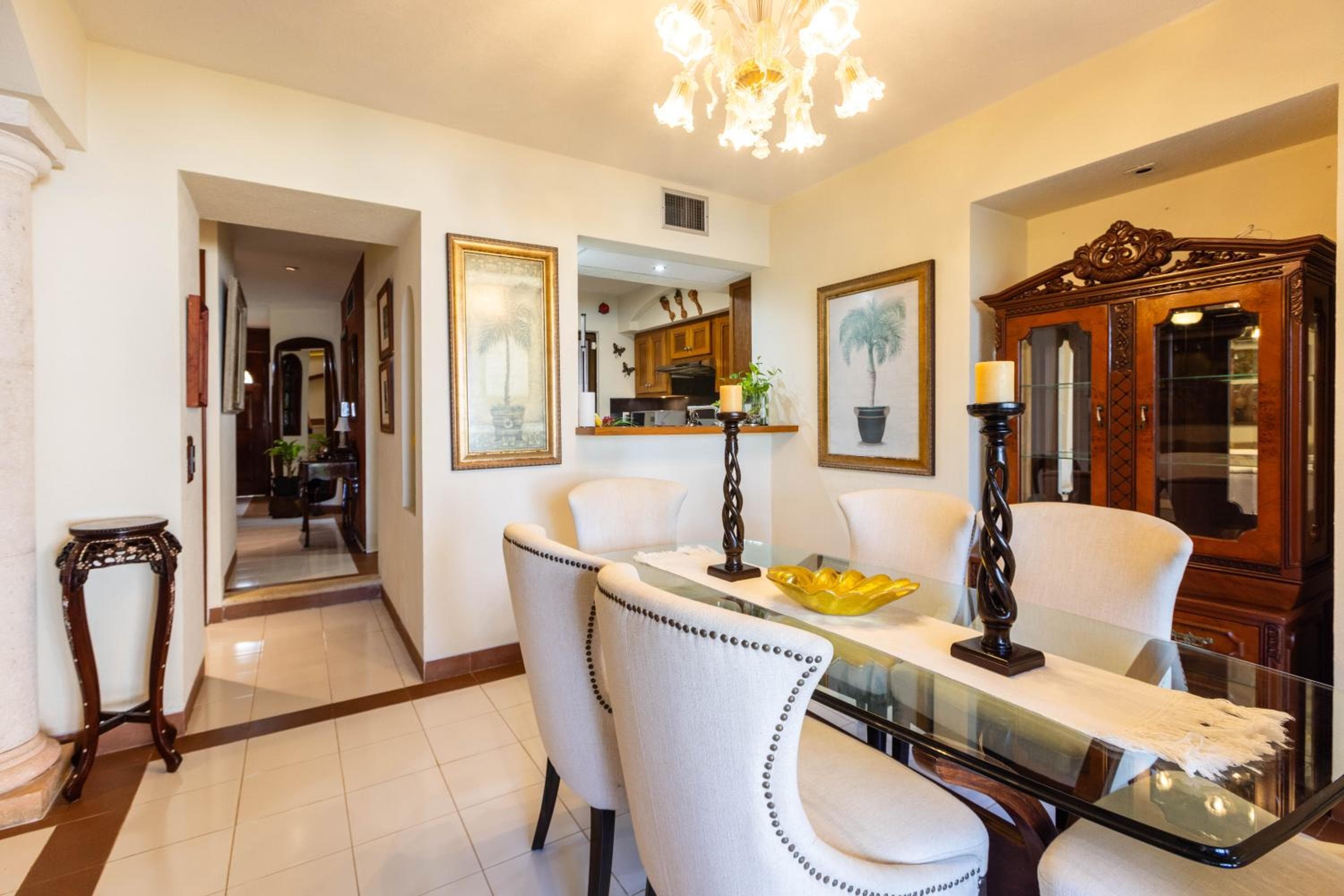 Magnifica Villa Palmeras luxurious 4 Br 6 Bds 4 Ba private pool lagoon front super fast Wifi — 18