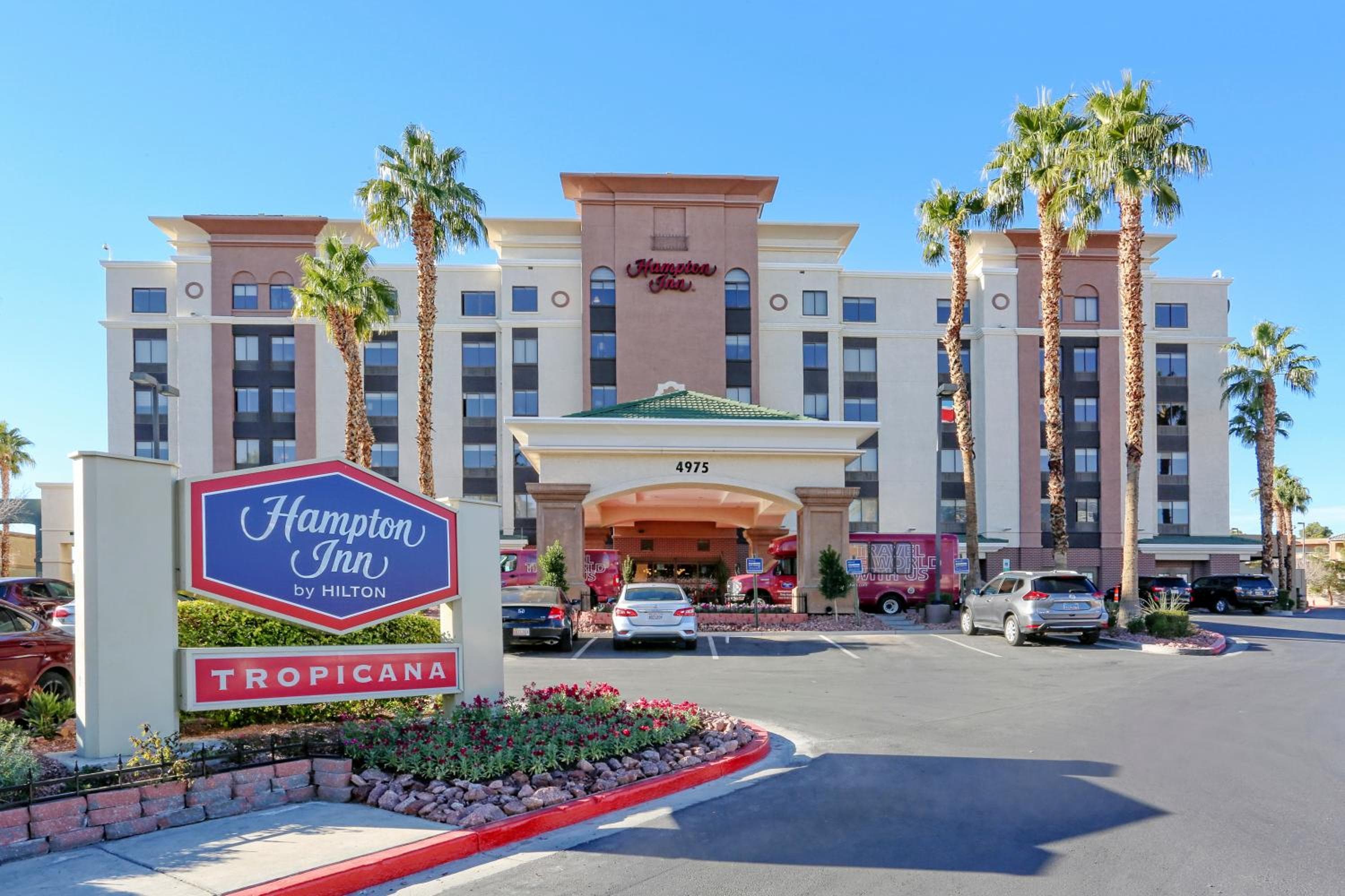 Hampton Inn Tropicana — 8