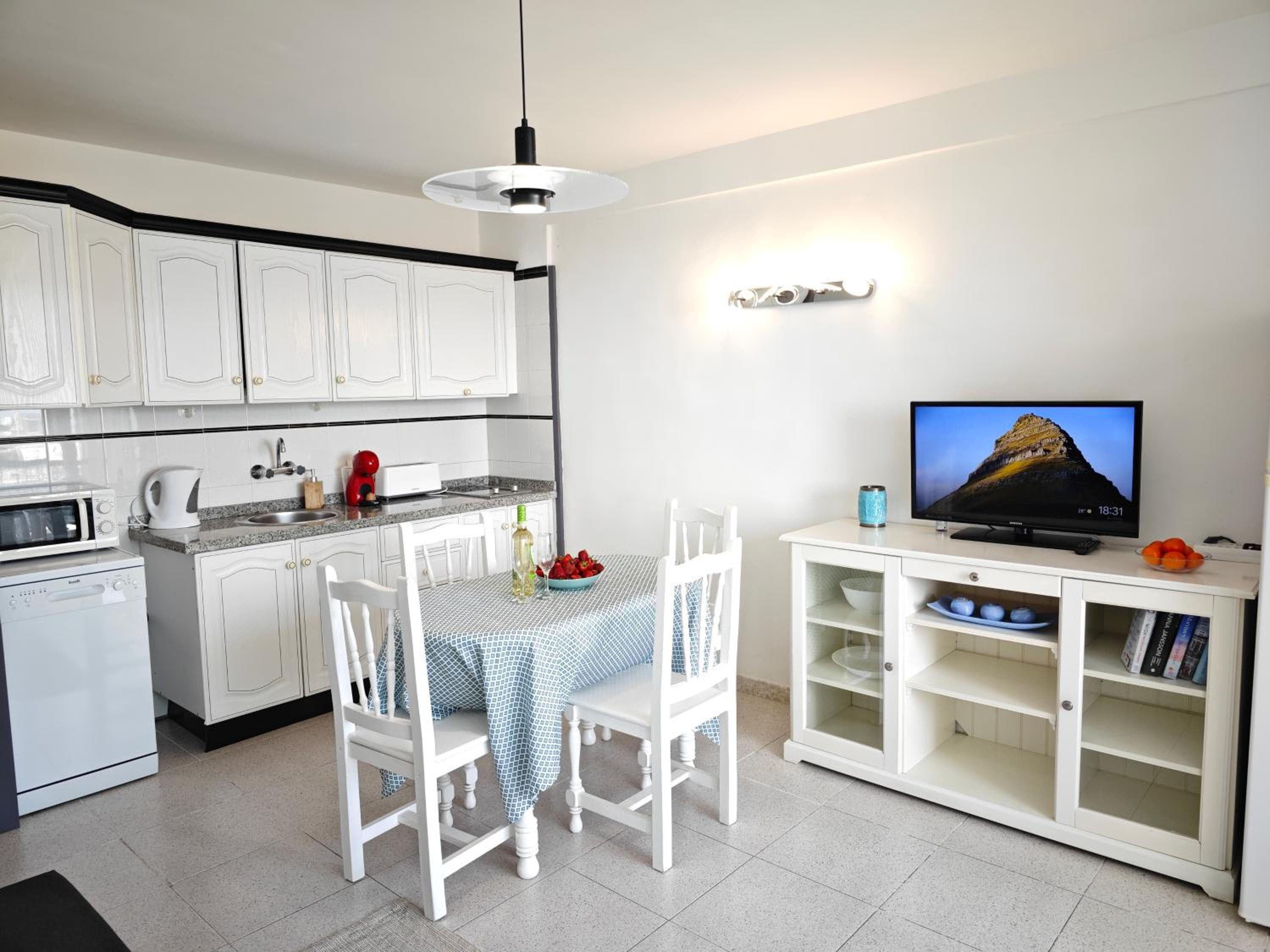 Blanco&Azul - Ocean View Balcony, Pool and Perfect Location — 4