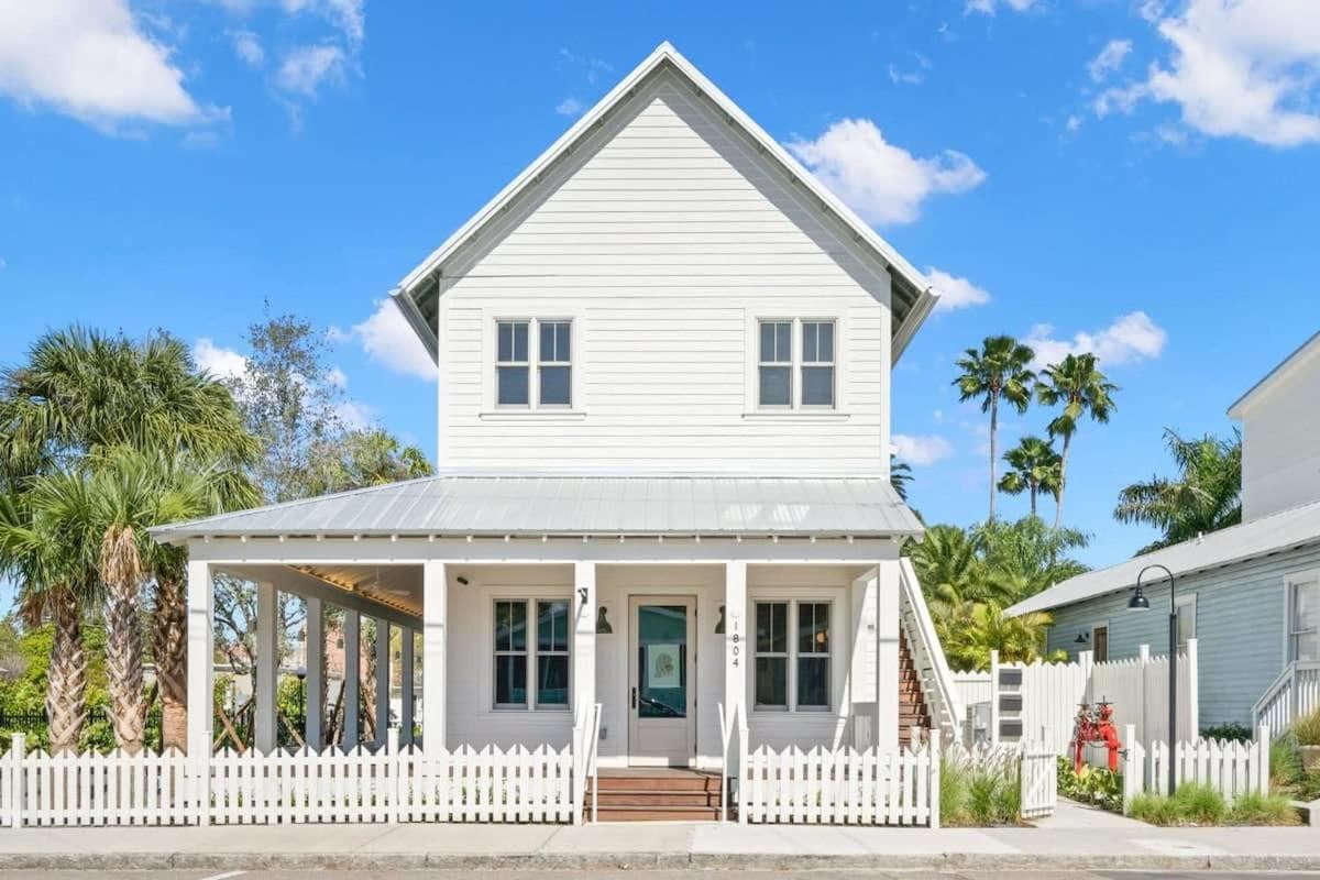 Casa Romeo - Luxury Ybor Apt, Steps to 7th Ave — 1