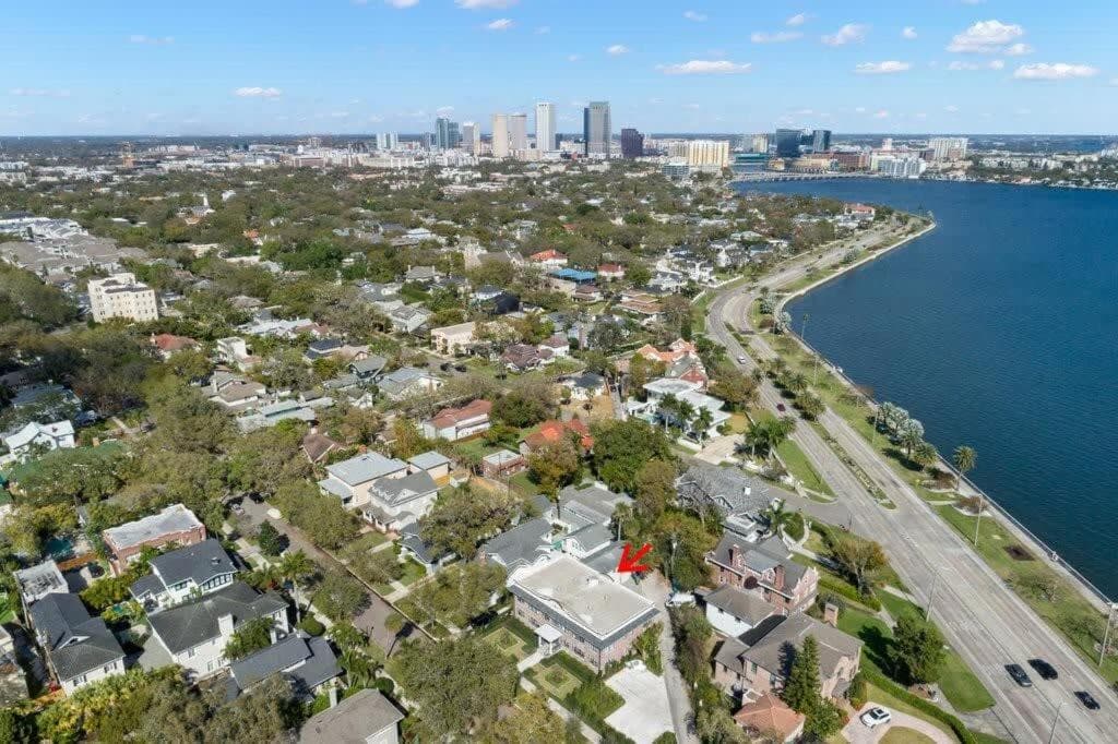 The Adaline Room #8 - Beautiful Hyde Park Apt, 2nd Floor, Steps to Bayshore — 10