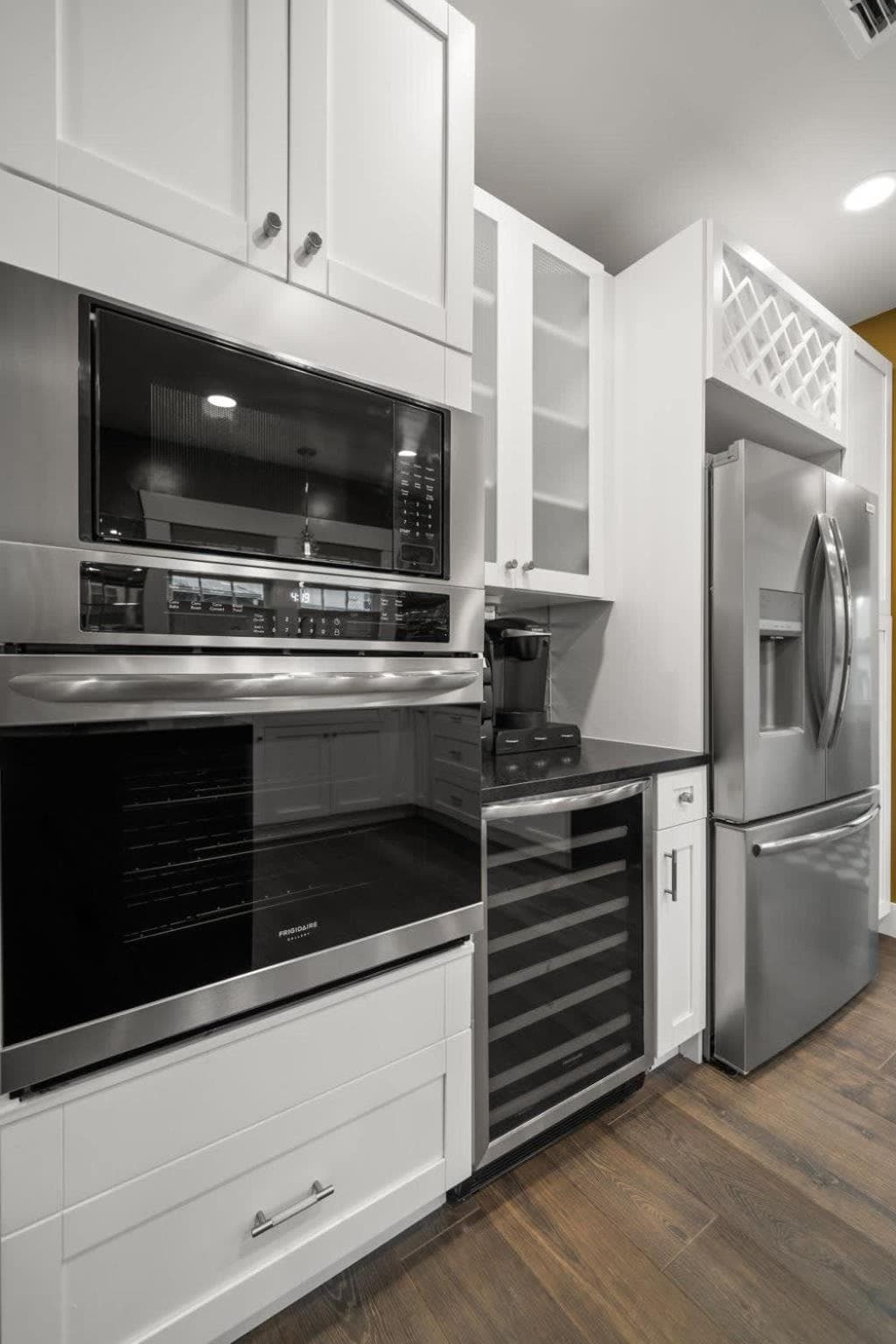 SoHo Serenity - Amazing Home with Private Pool & Hot Tub, SoHo District — 10