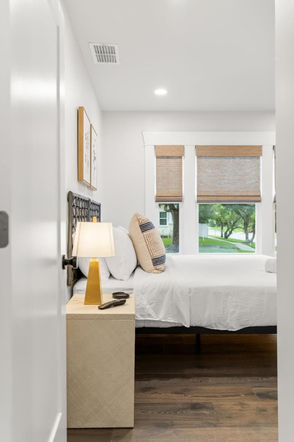 SoHo Serenity - Amazing Home with Private Pool & Hot Tub, SoHo District — 8