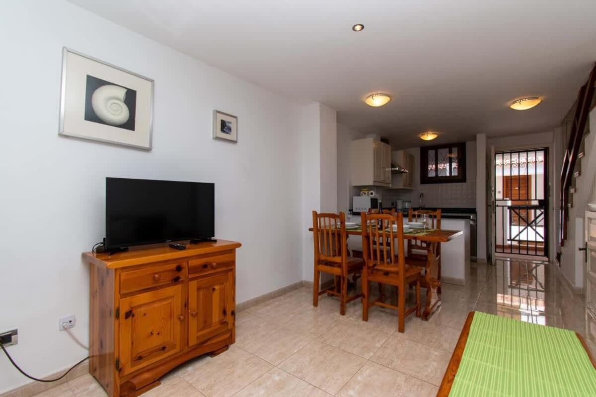 Parque Santiago II 271 - Two Bed with pool view and wifi internet — 2