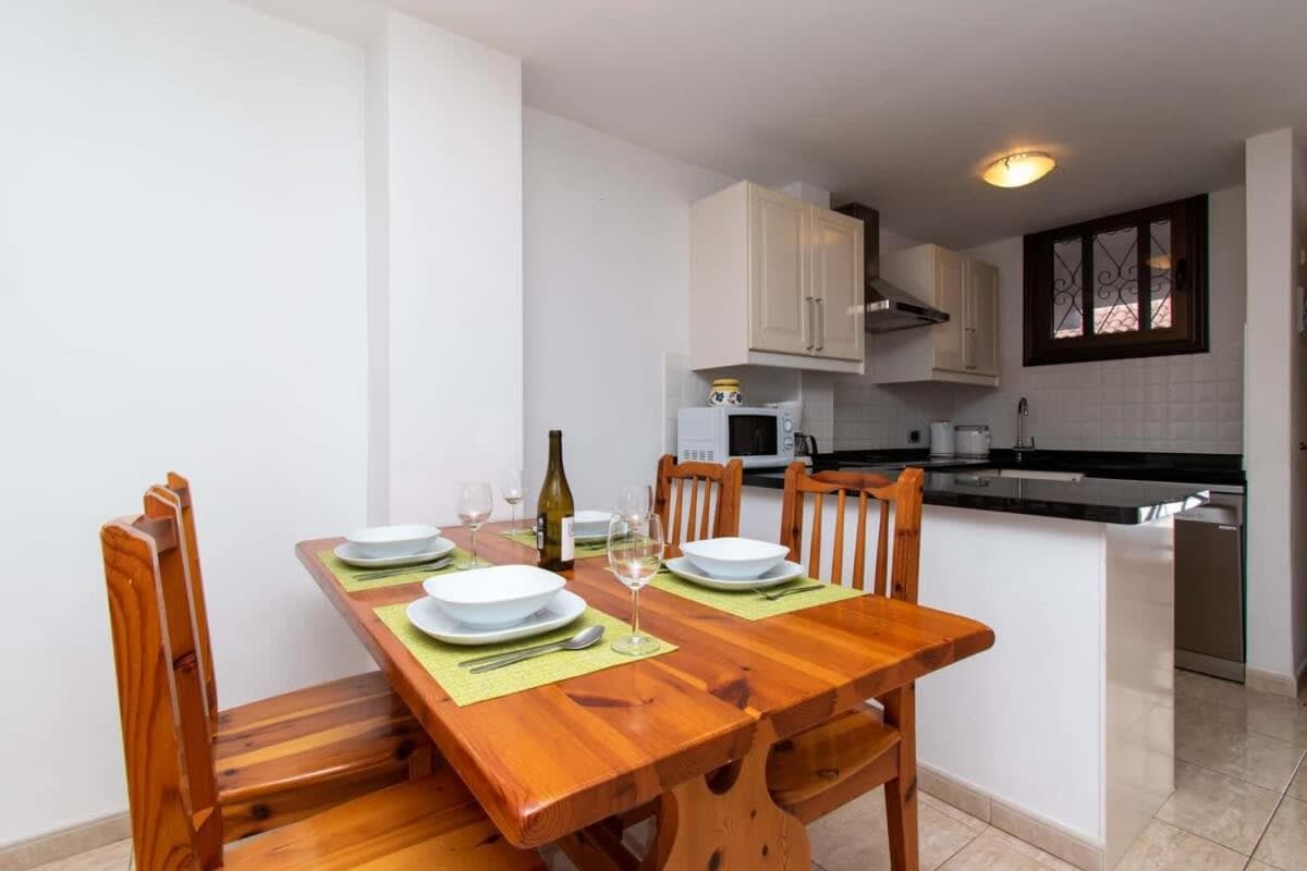 Parque Santiago II 271 - Two Bed with pool view and wifi internet — 3