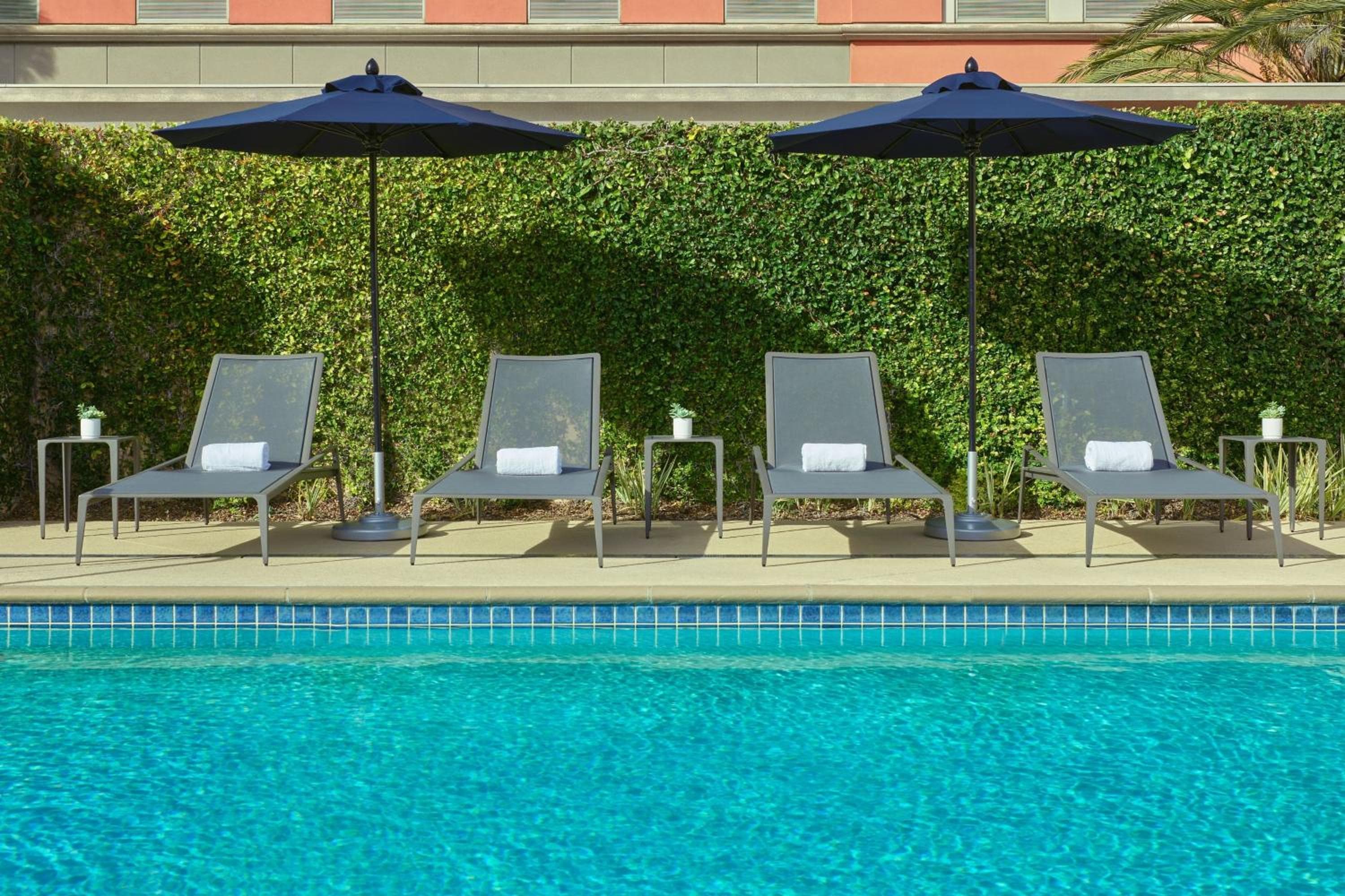Courtyard Culver City Los Angeles — 13