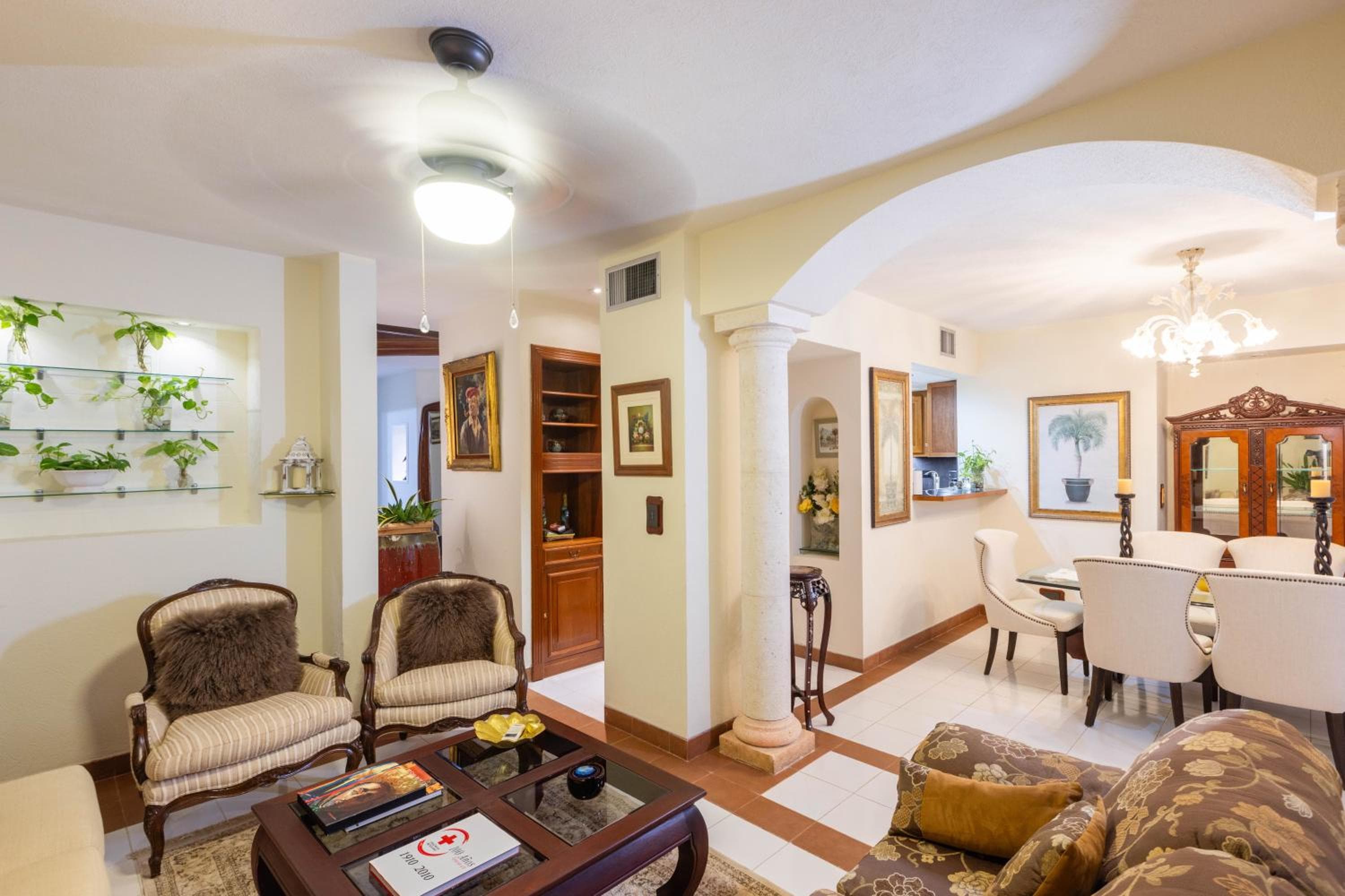 Magnifica Villa Palmeras luxurious 4 Br 6 Bds 4 Ba private pool lagoon front super fast Wifi — 26