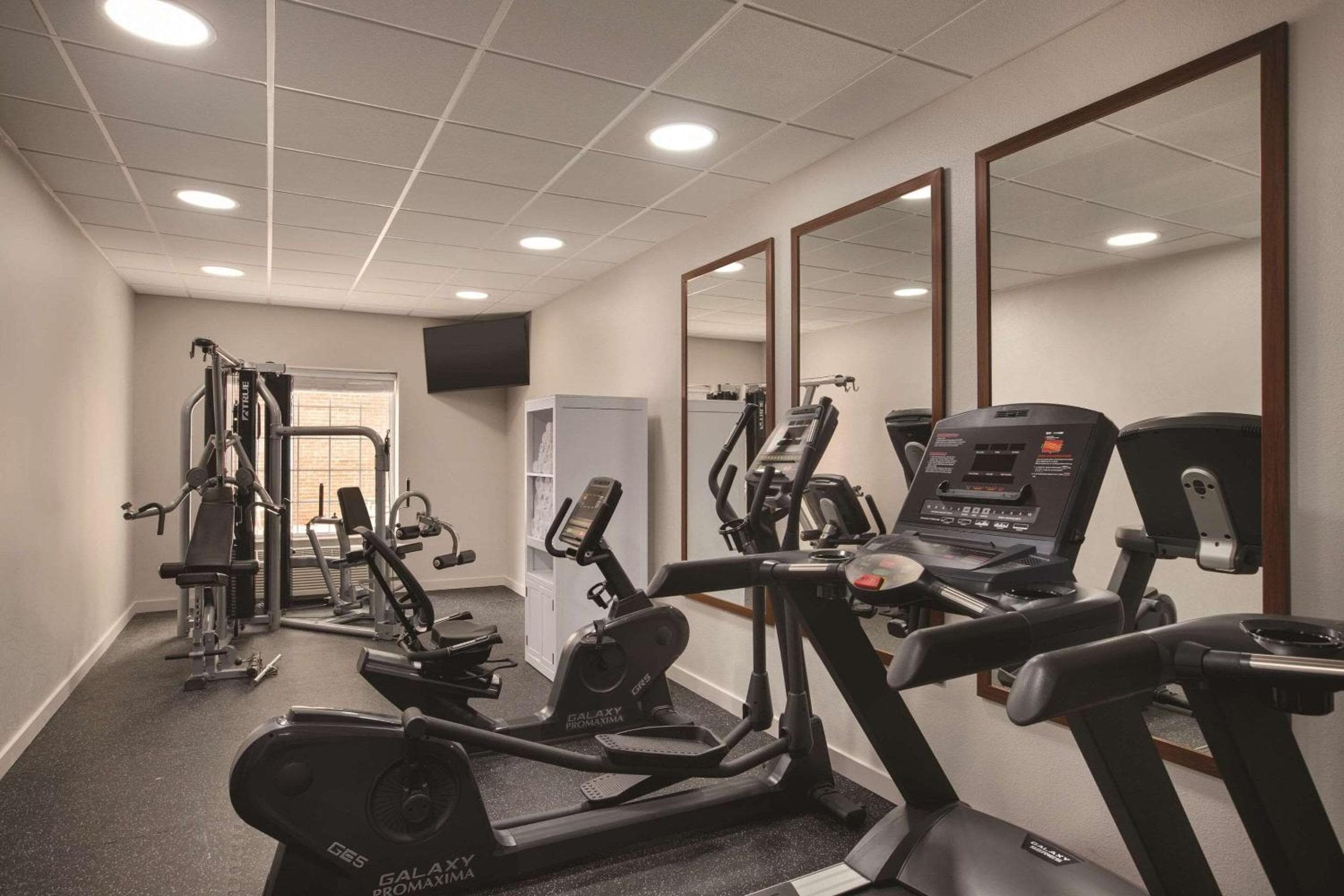 Country Inn & Suites by Radisson, Tampa Estadio RJ — 19