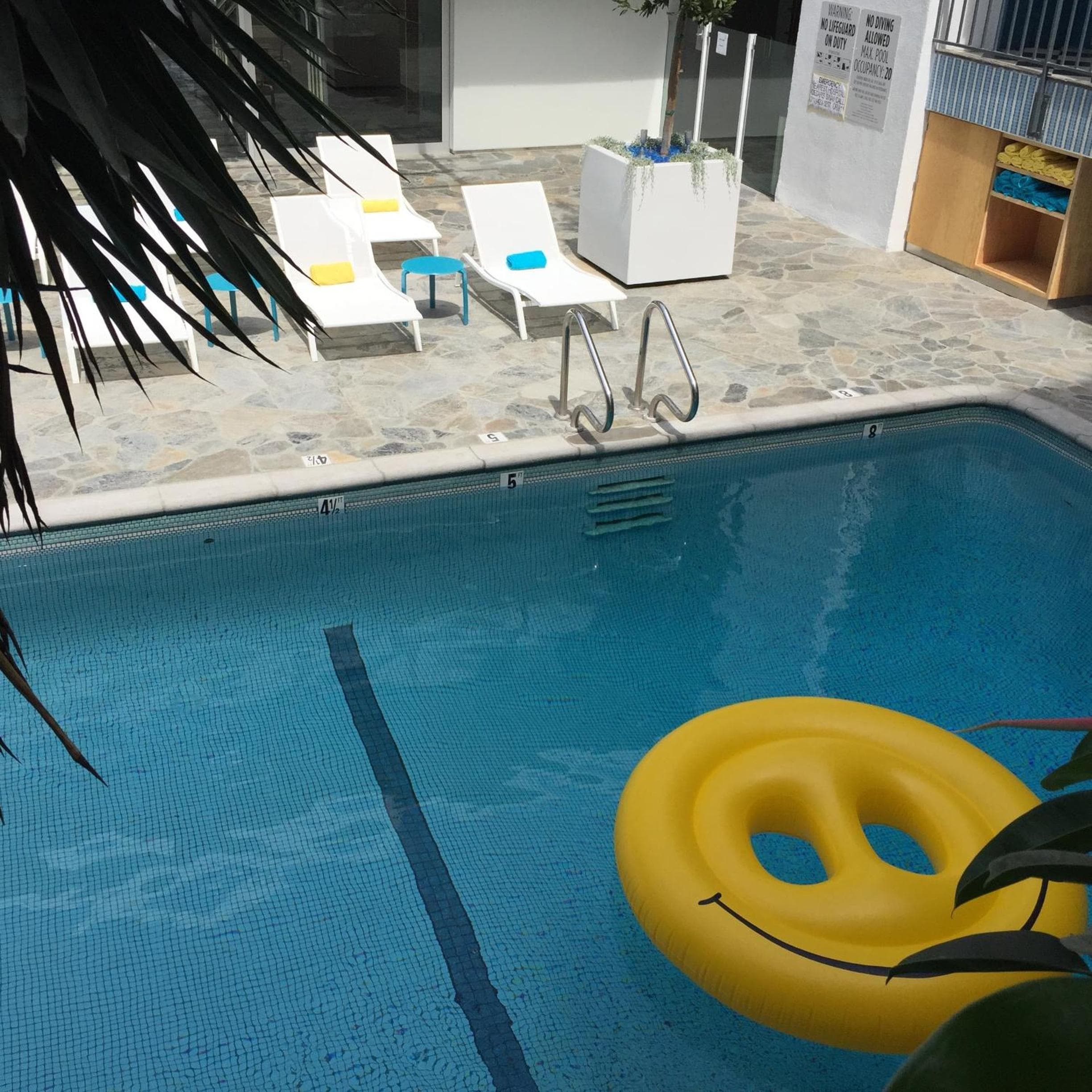 Beverly Laurel Hotel — 26