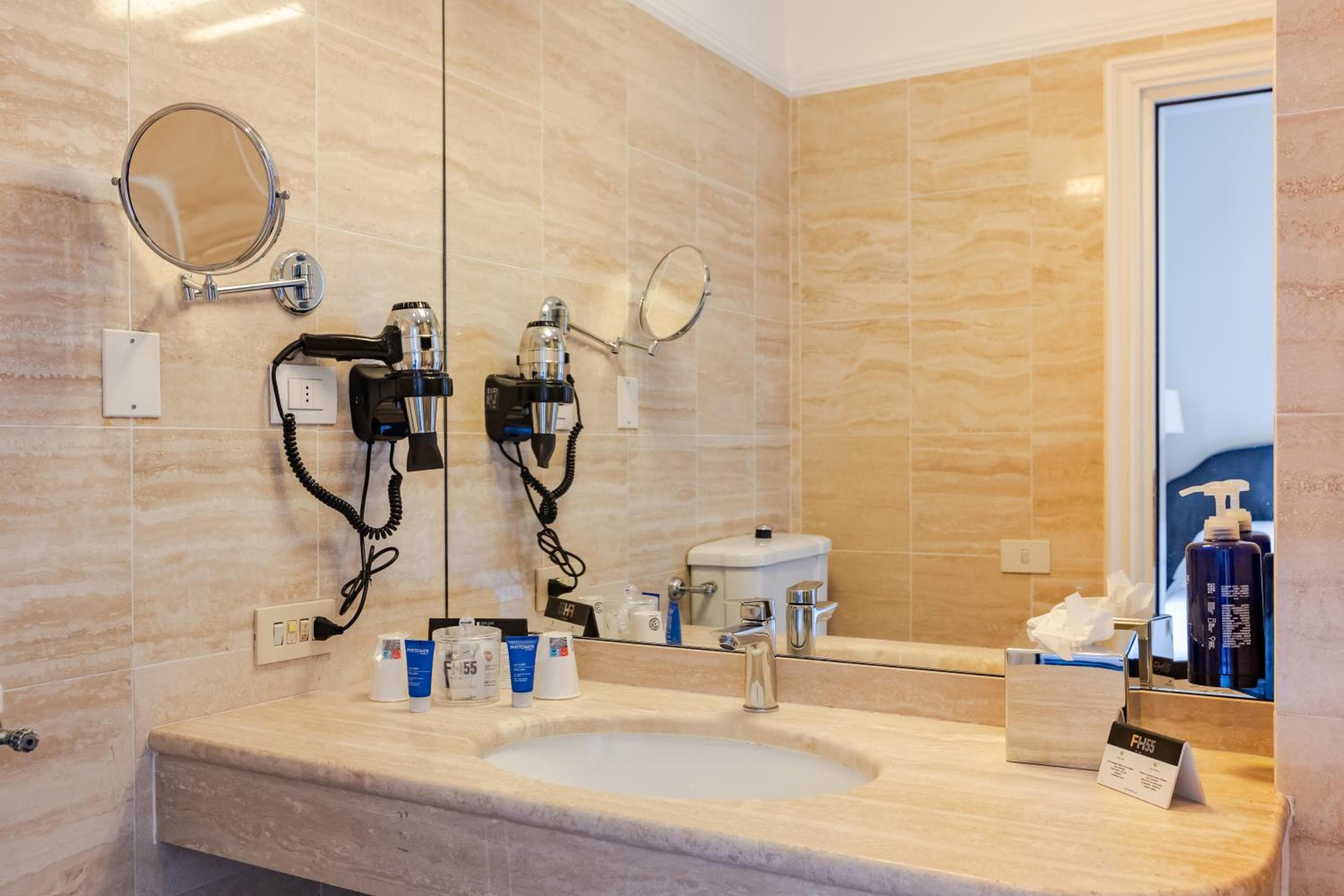 FH55 Hotel Calzaiuoli hotel, Via Calzaiuoli 6, Florence, Italy — photo 45