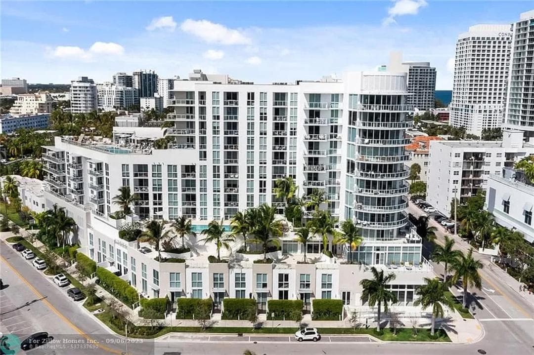 The Glamour of Upscale Downtown Ft. Lauderdale — 1