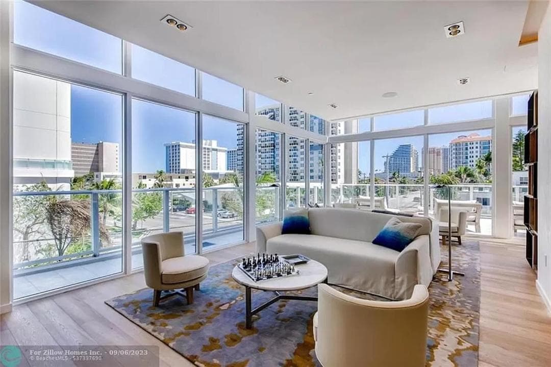 The Glamour of Upscale Downtown Ft. Lauderdale — 17