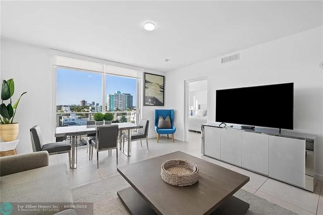 The Glamour of Upscale Downtown Ft. Lauderdale — 7