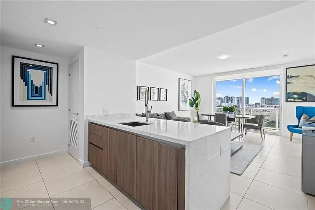 The Glamour of Upscale Downtown Ft. Lauderdale — 5