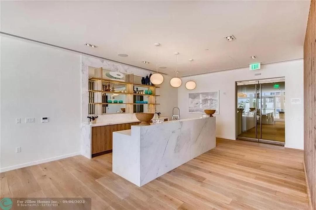 The Glamour of Upscale Downtown Ft. Lauderdale — 21