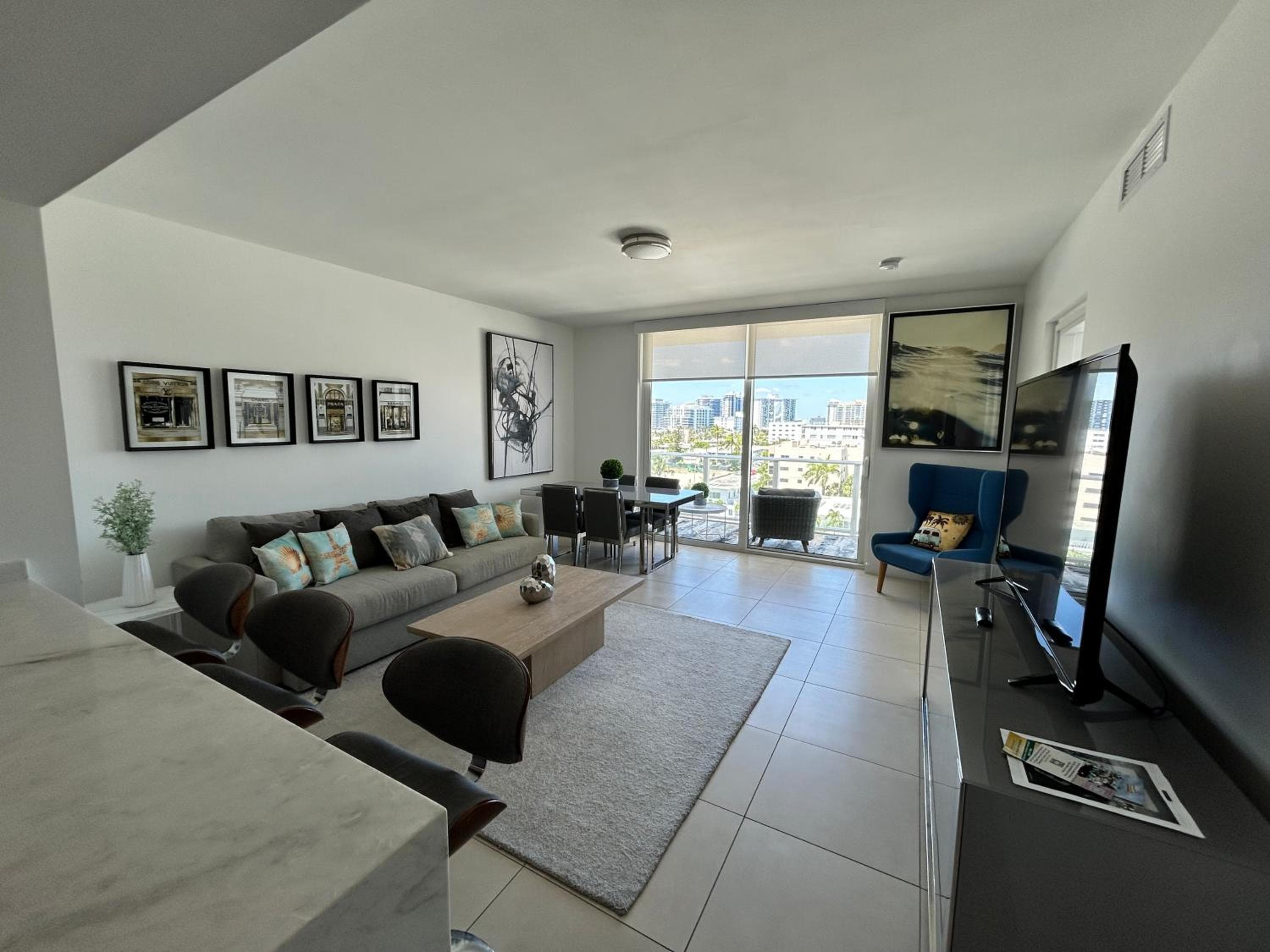 The Glamour of Upscale Downtown Ft. Lauderdale — 12